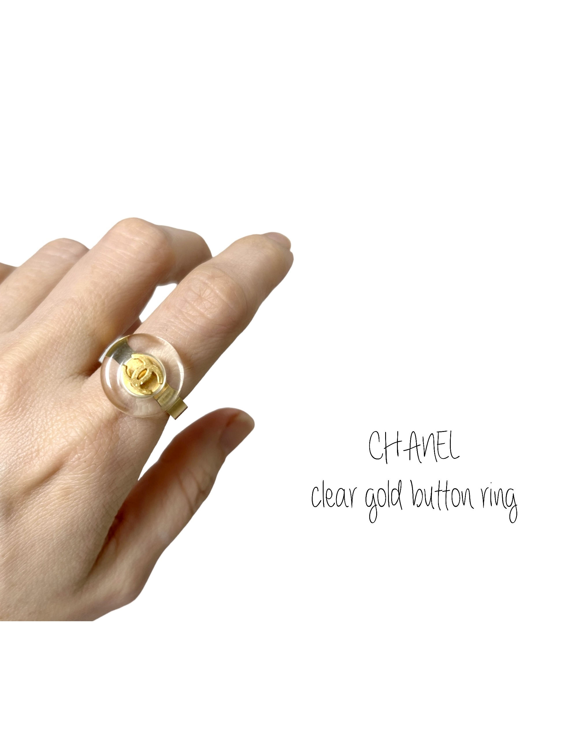 CHANEL button no.83