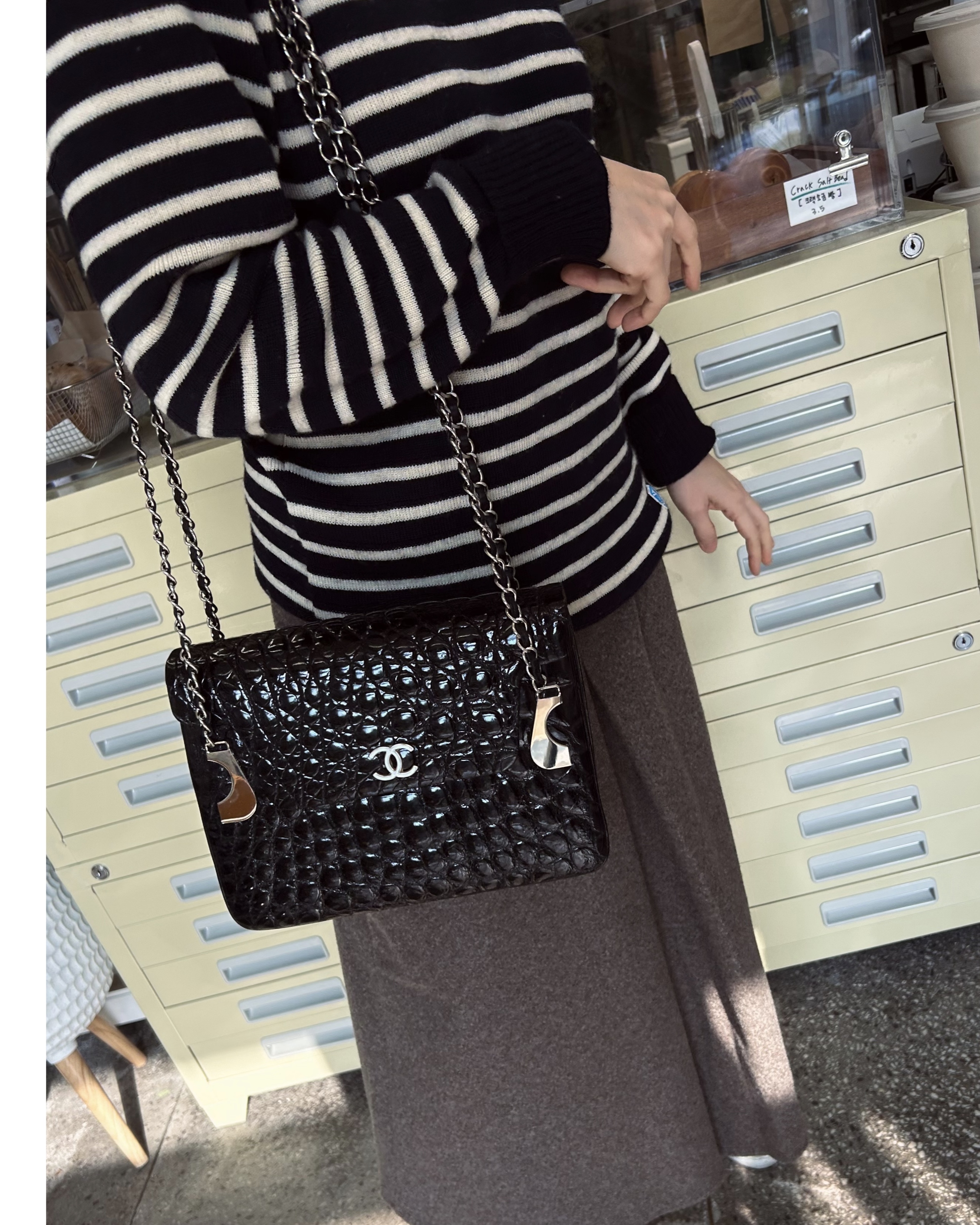 GENUINE vintage crocodile bag X CHANEL hanger CC objet no.37