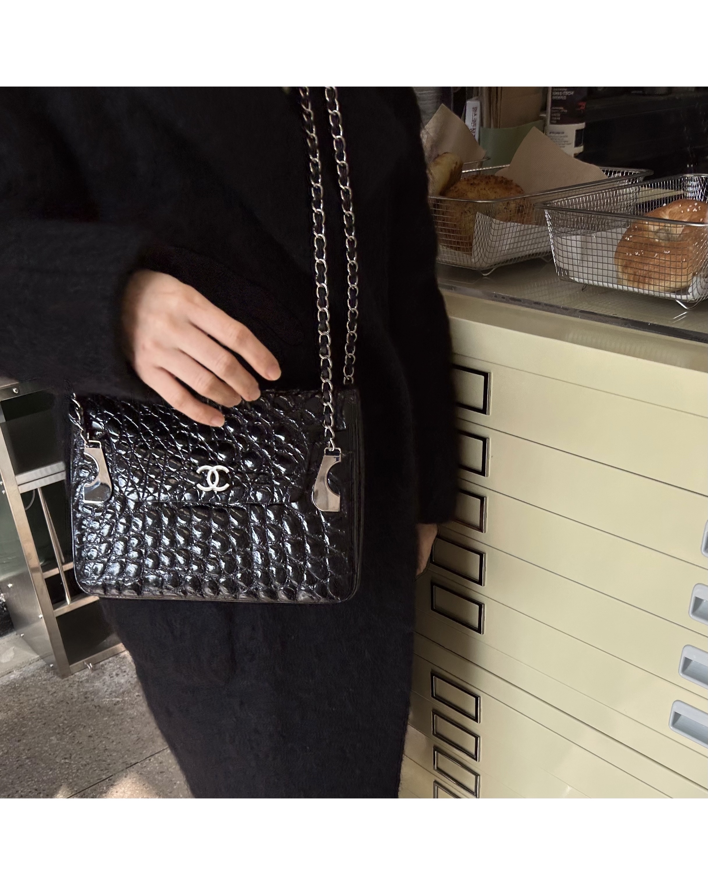 GENUINE vintage crocodile bag X CHANEL hanger CC objet no.37