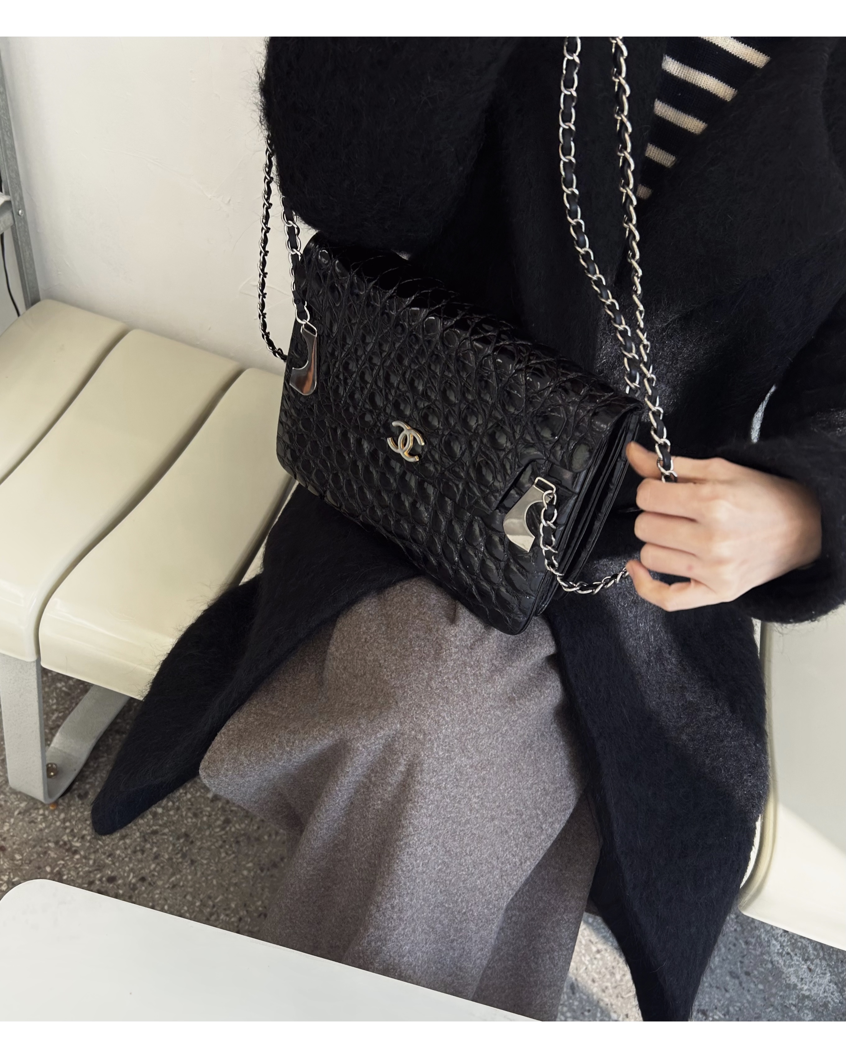 GENUINE vintage crocodile bag X CHANEL hanger CC objet no.37