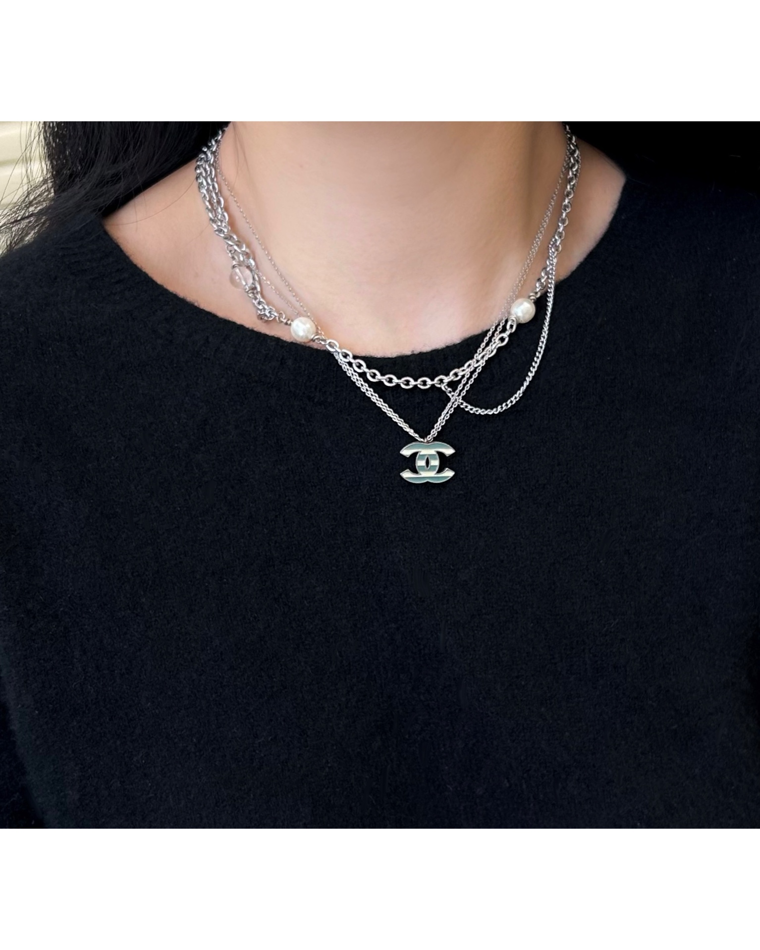 13년도 CHANEL mint/beige stripe CC necklace with pearl, clear glass