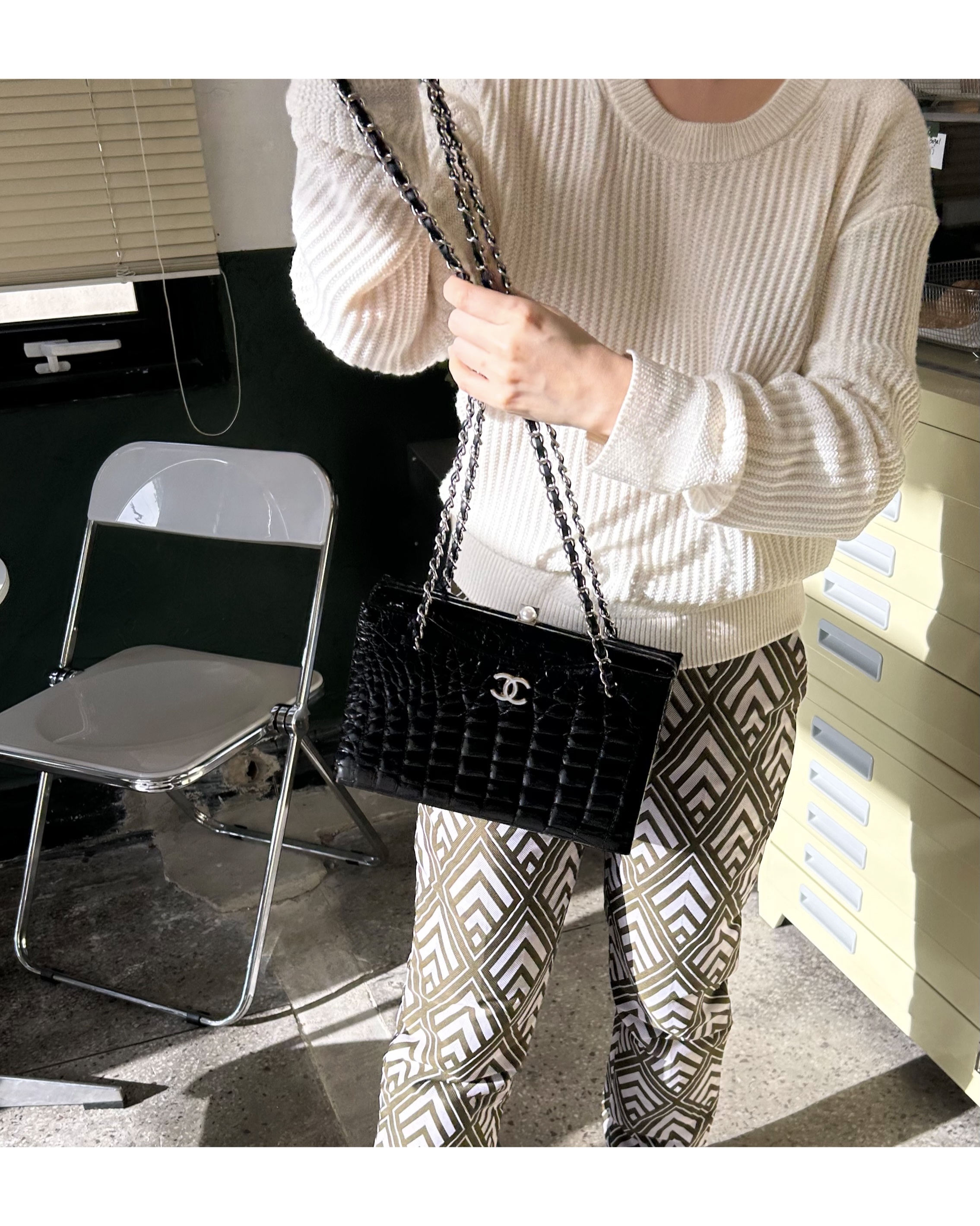 GENUINE vintage crocodile bag X CHANEL hanger CC objet no.39