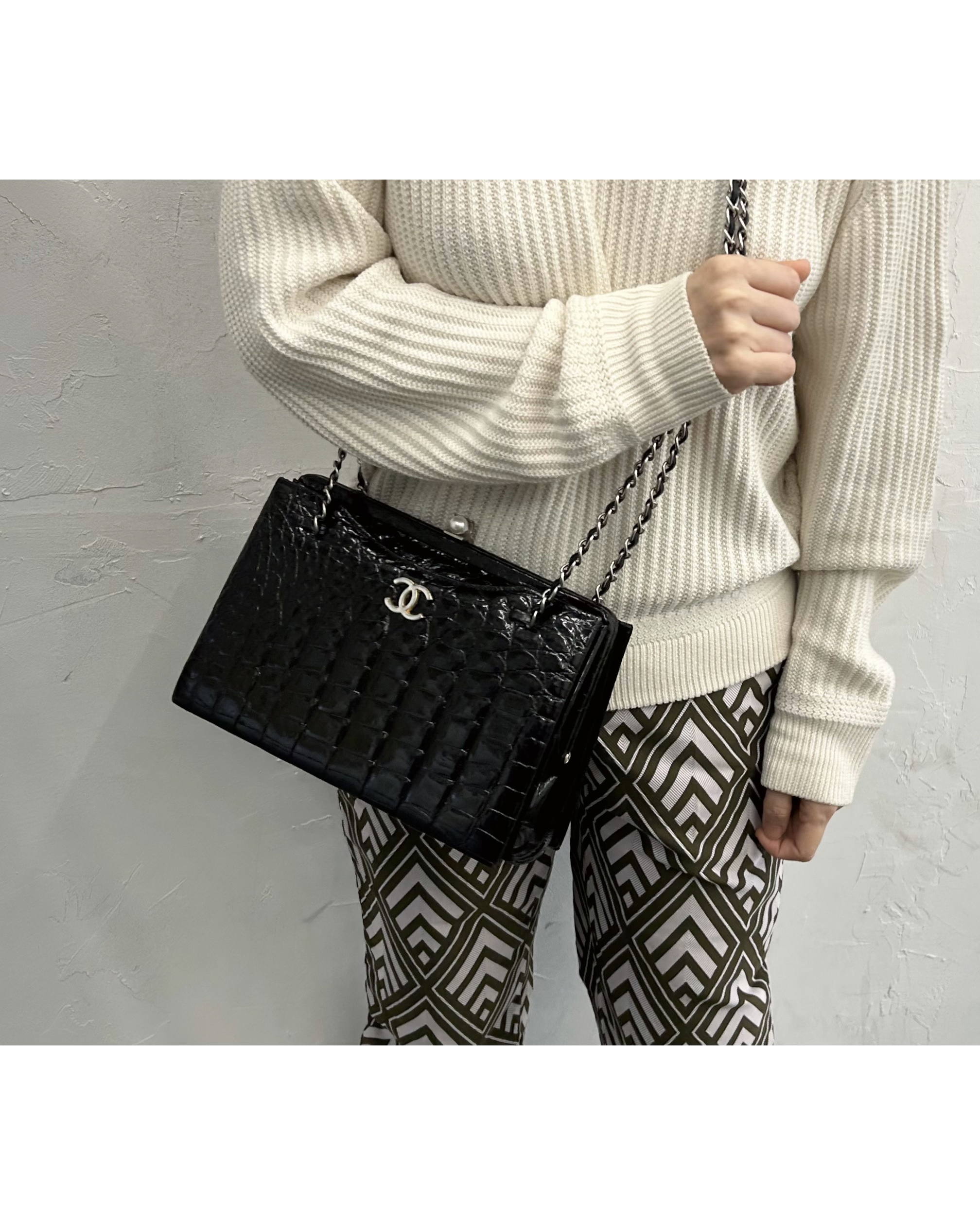 GENUINE vintage crocodile bag X CHANEL hanger CC objet no.39