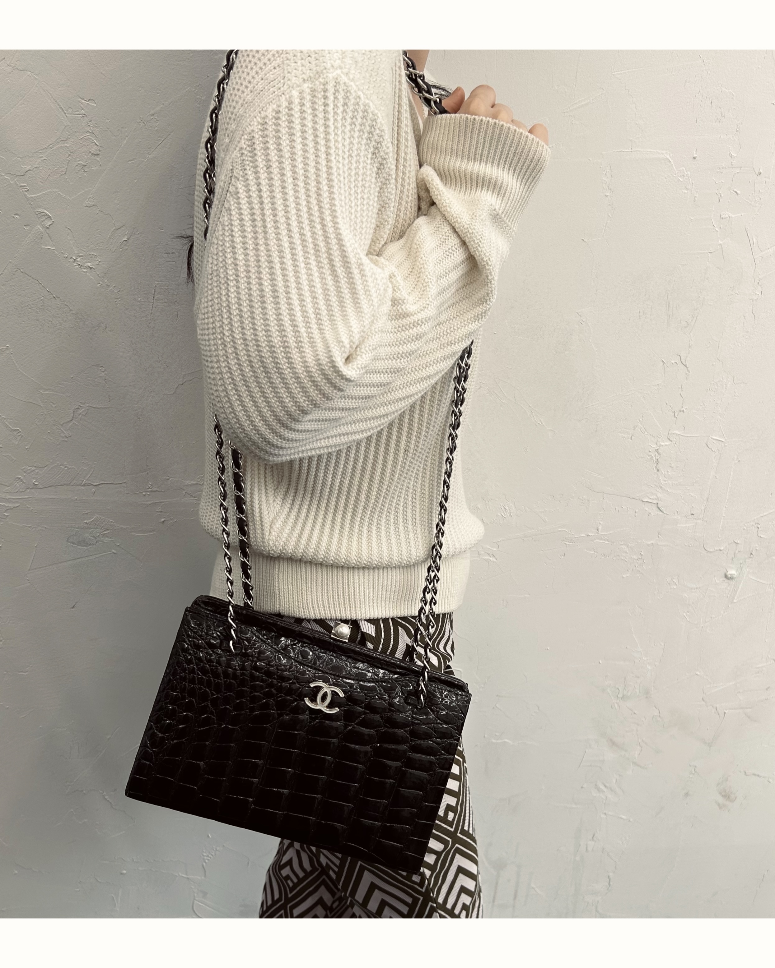 GENUINE vintage crocodile bag X CHANEL hanger CC objet no.39