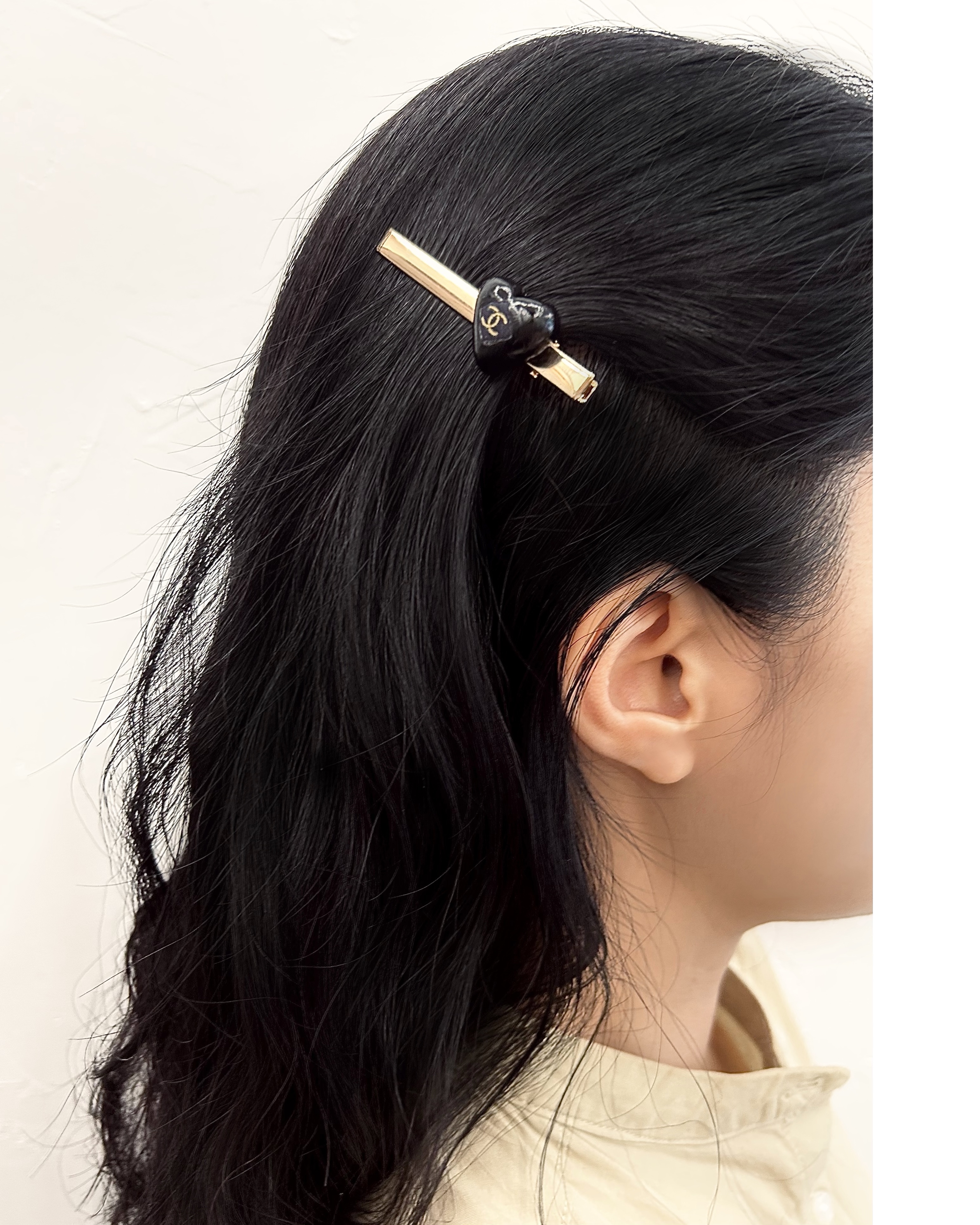 CHANEL black CC heart hair clip no.64