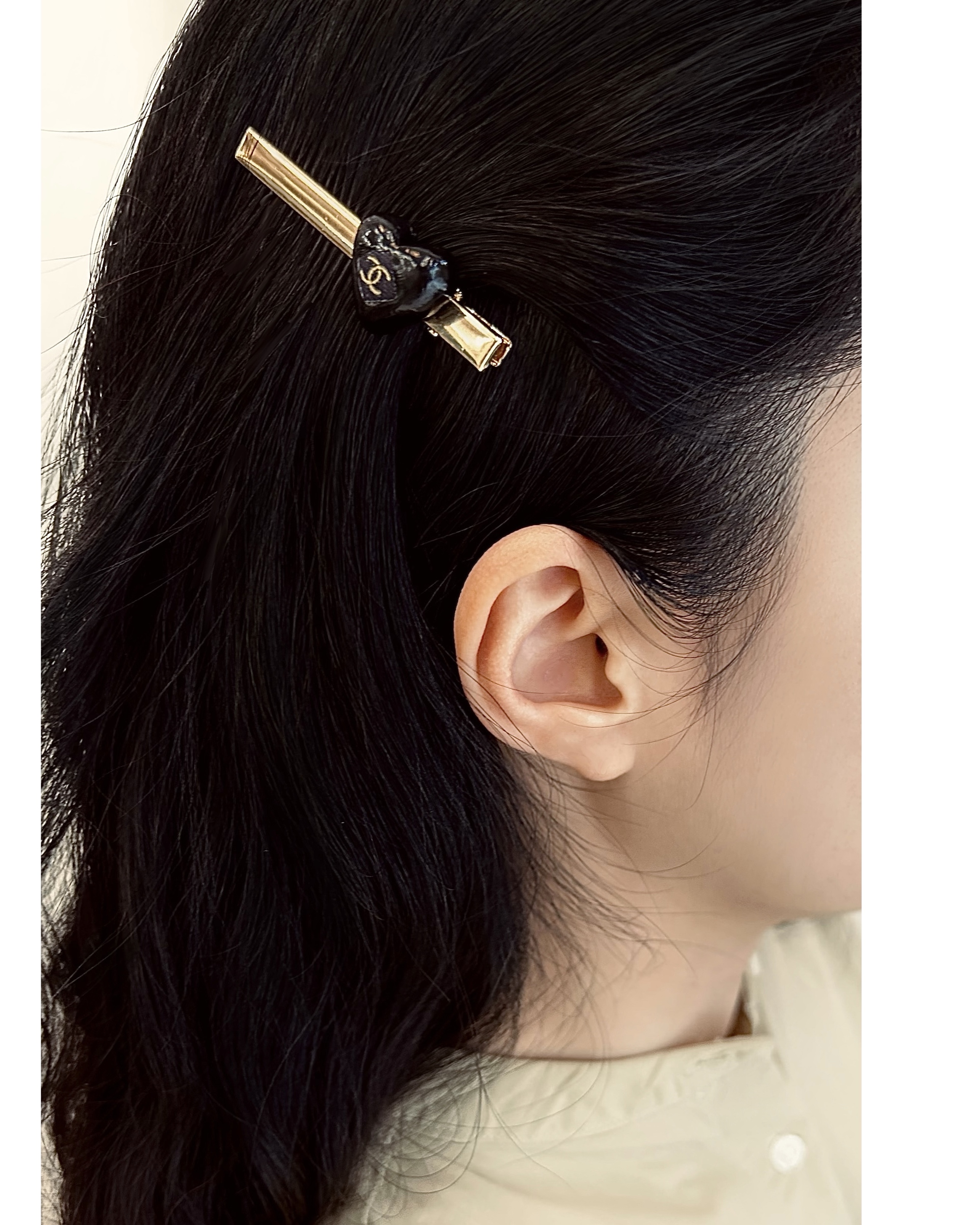 CHANEL black CC heart hair clip no.64