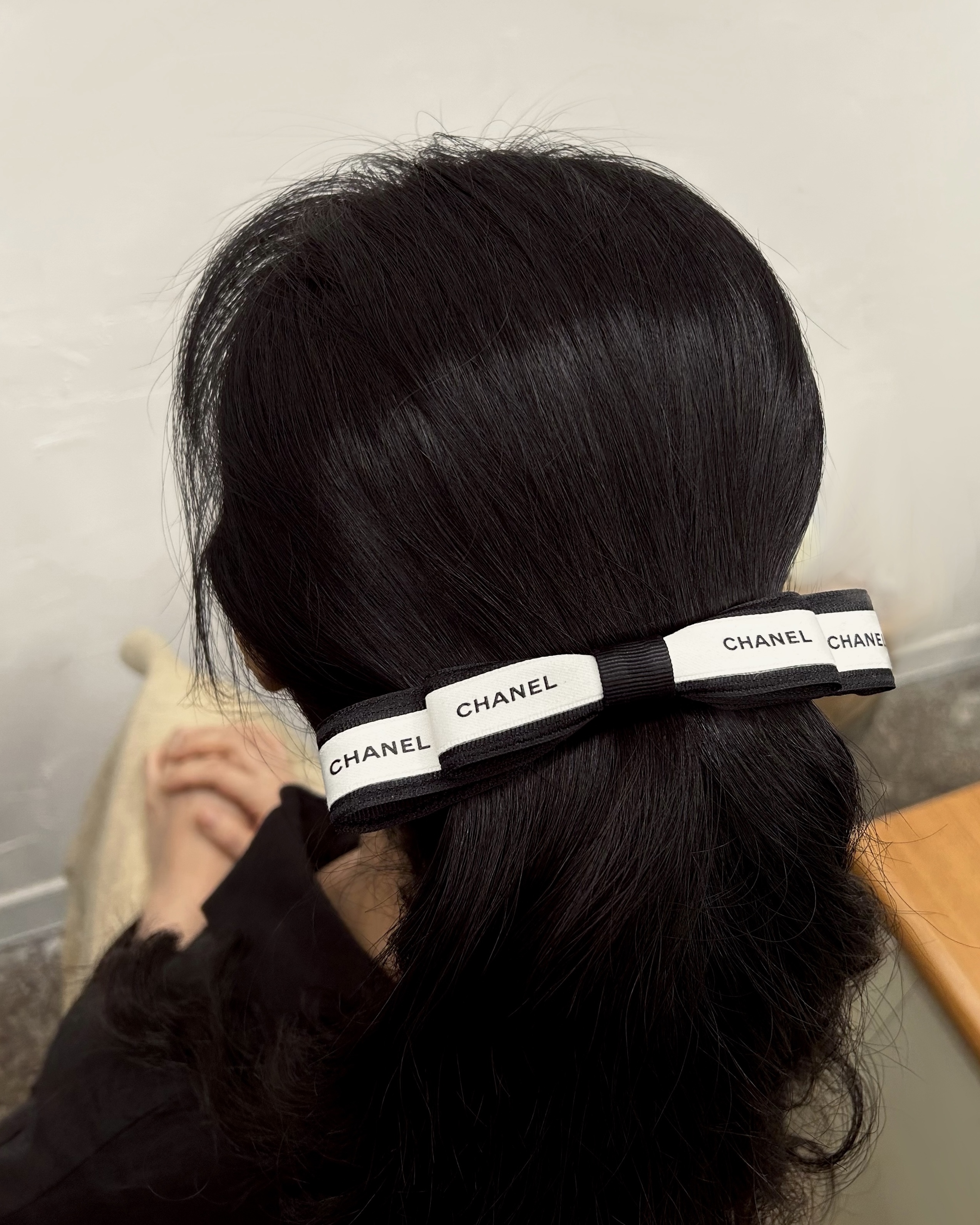 CHANEL black CC heart hair clip no.65