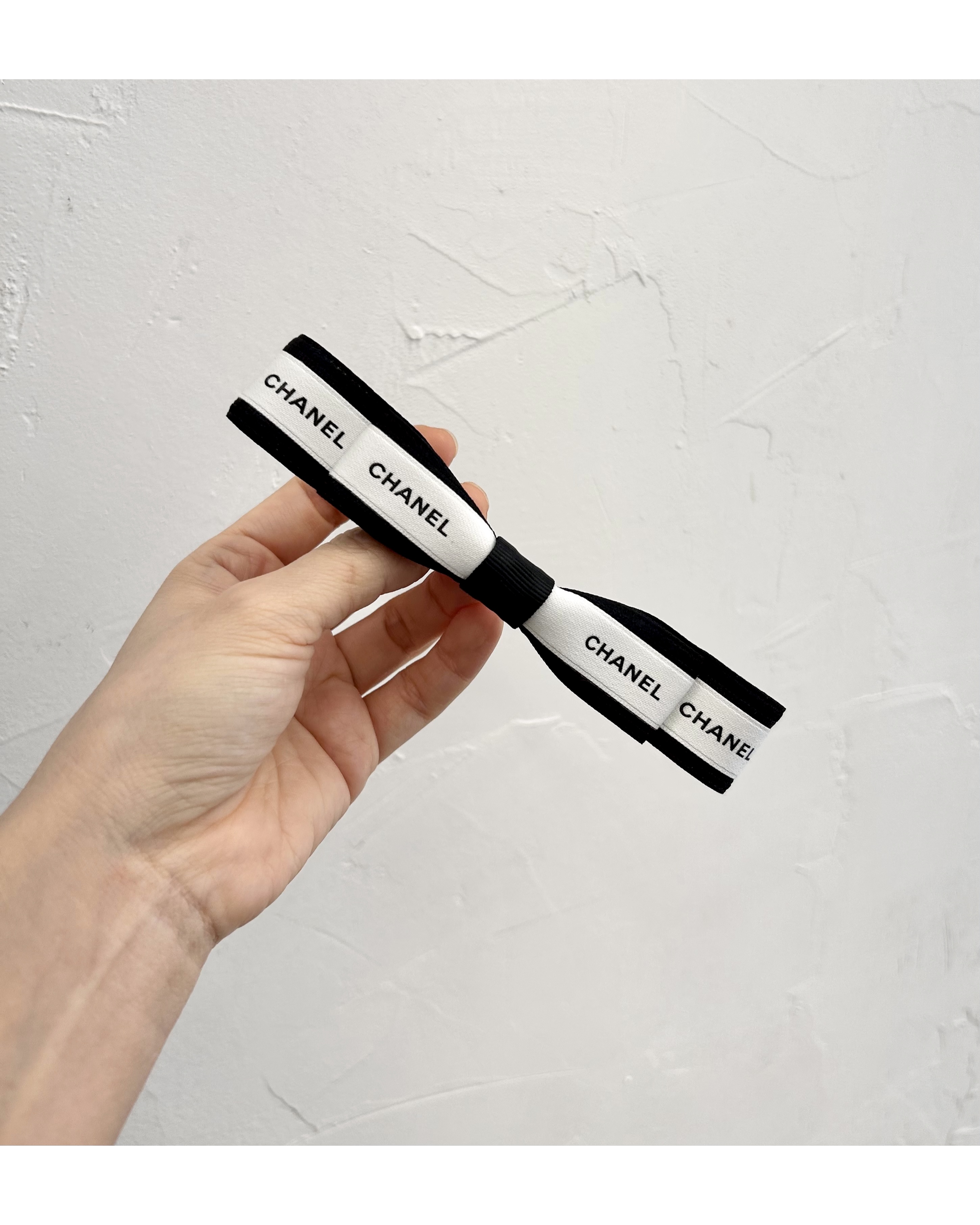 CHANEL black CC heart hair clip no.65