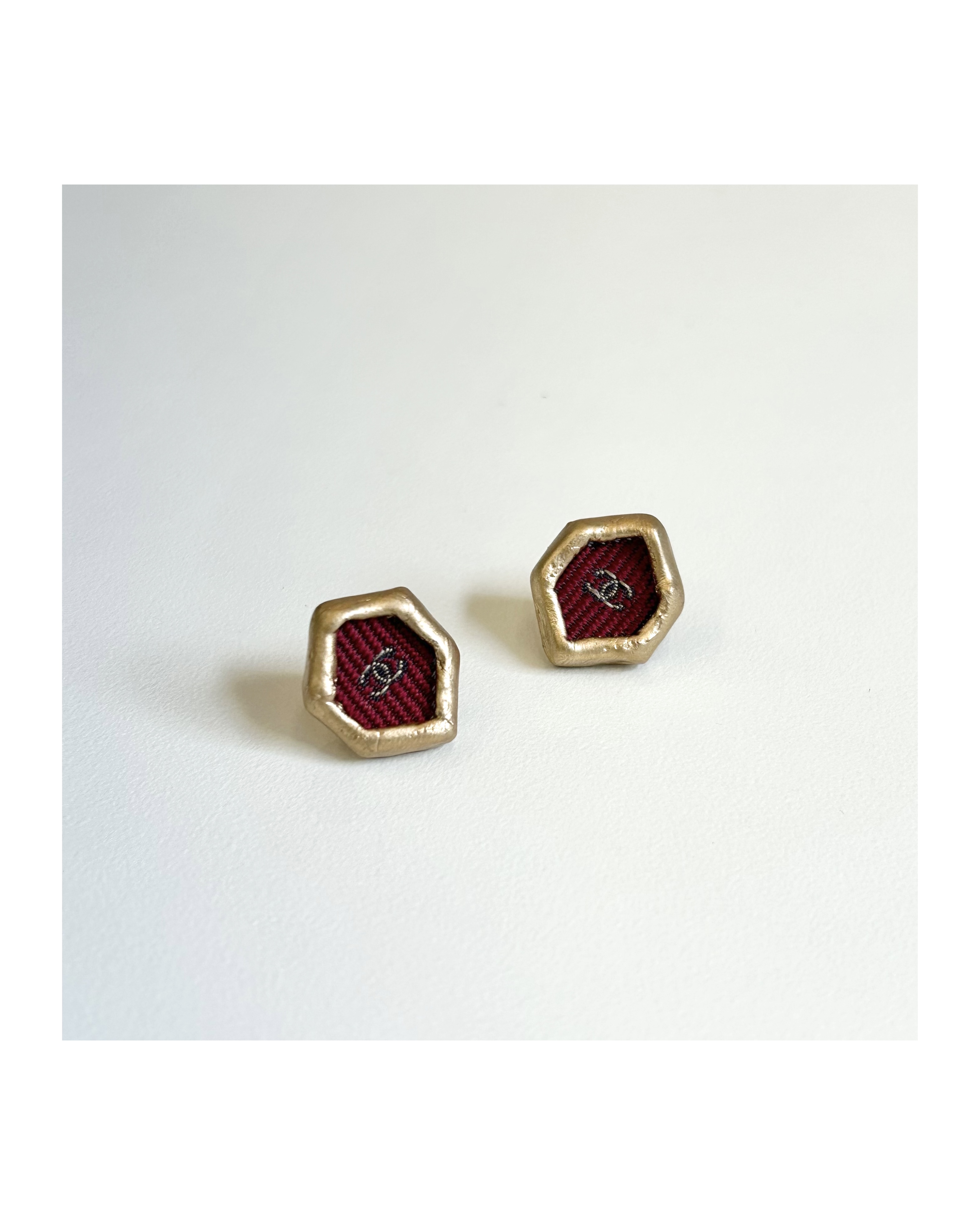 CHANEL burgundy silk CC earring no.52