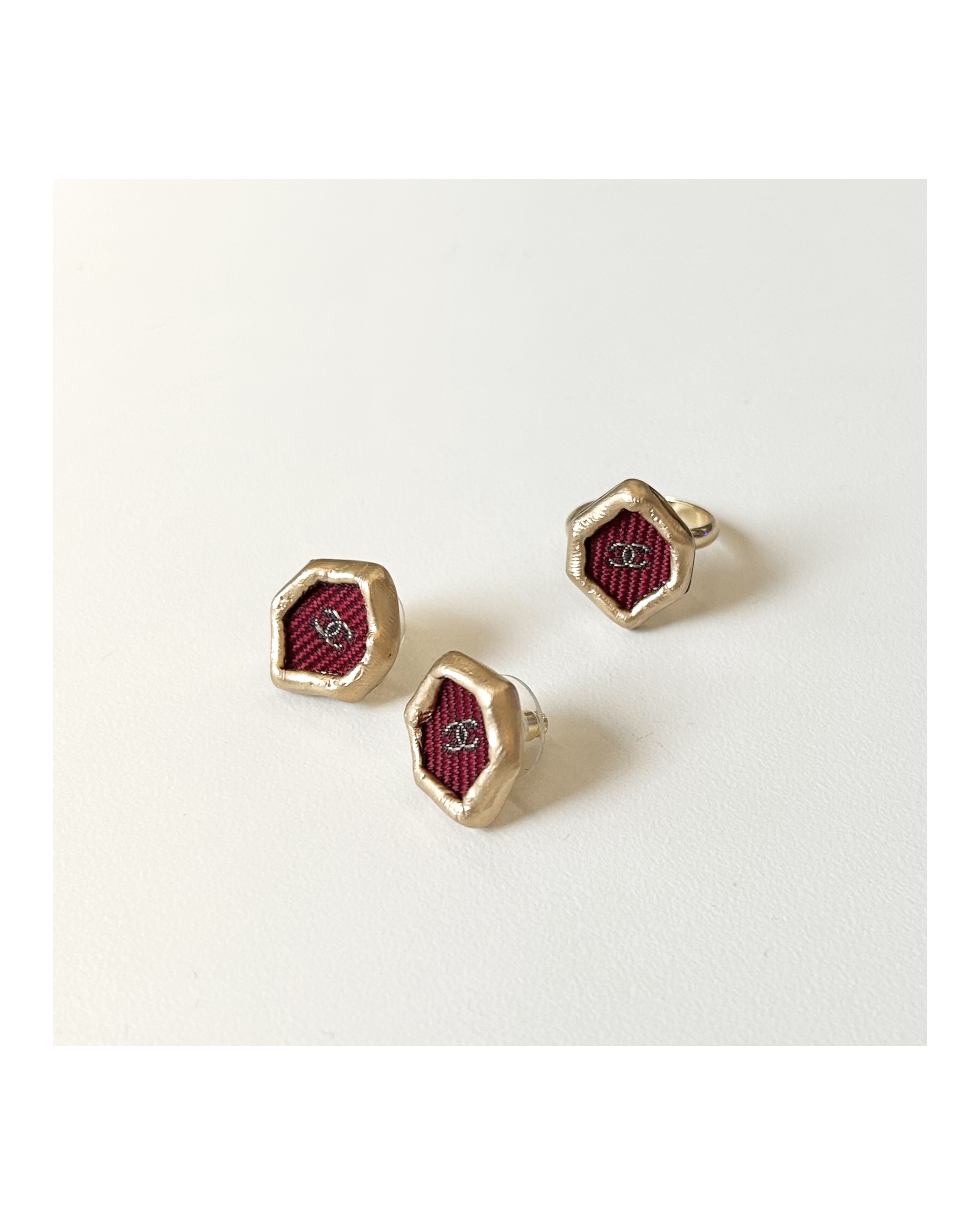 CHANEL burgundy silk CC ring no.53