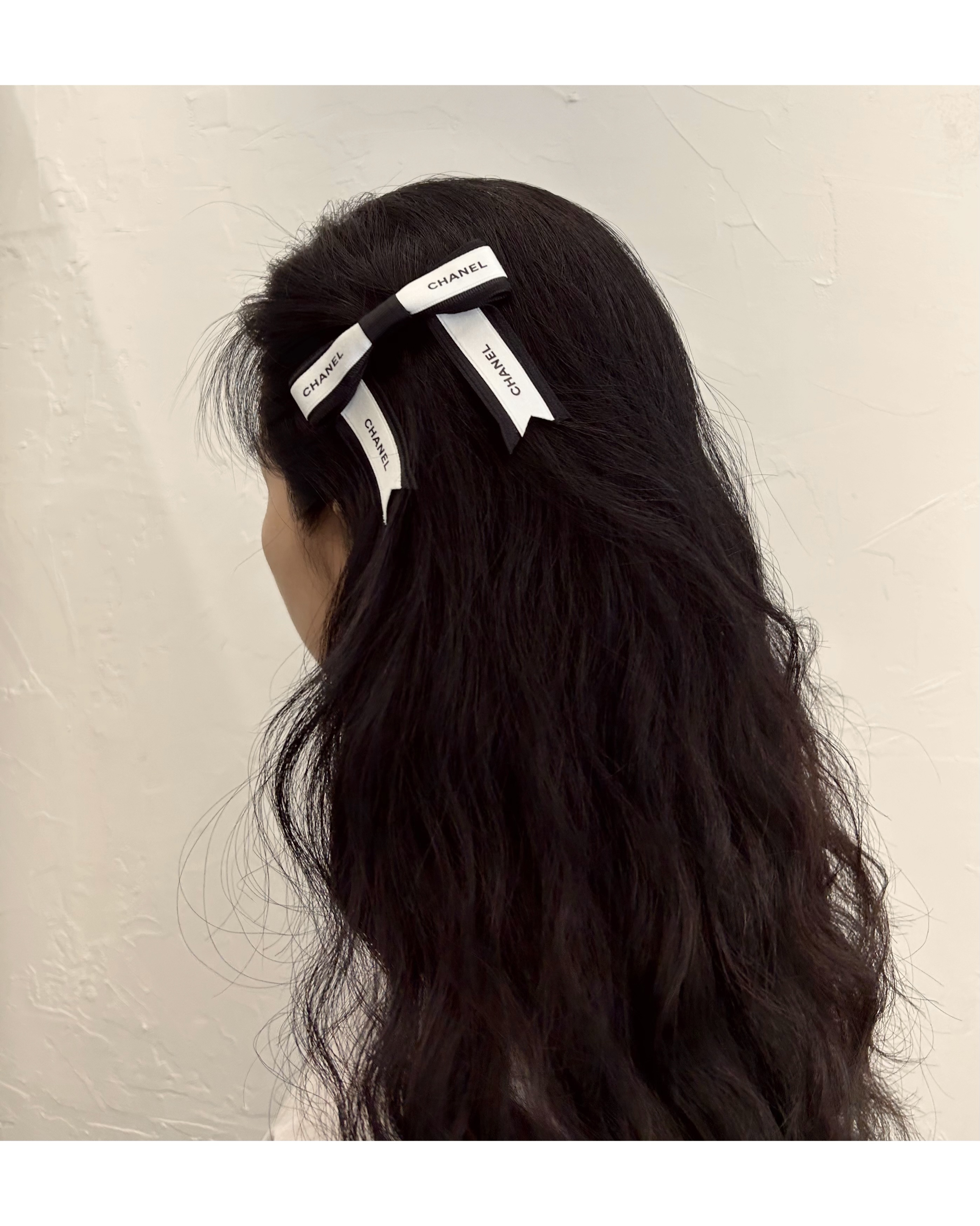 CHANEL initial ribbon hair pin no.68
