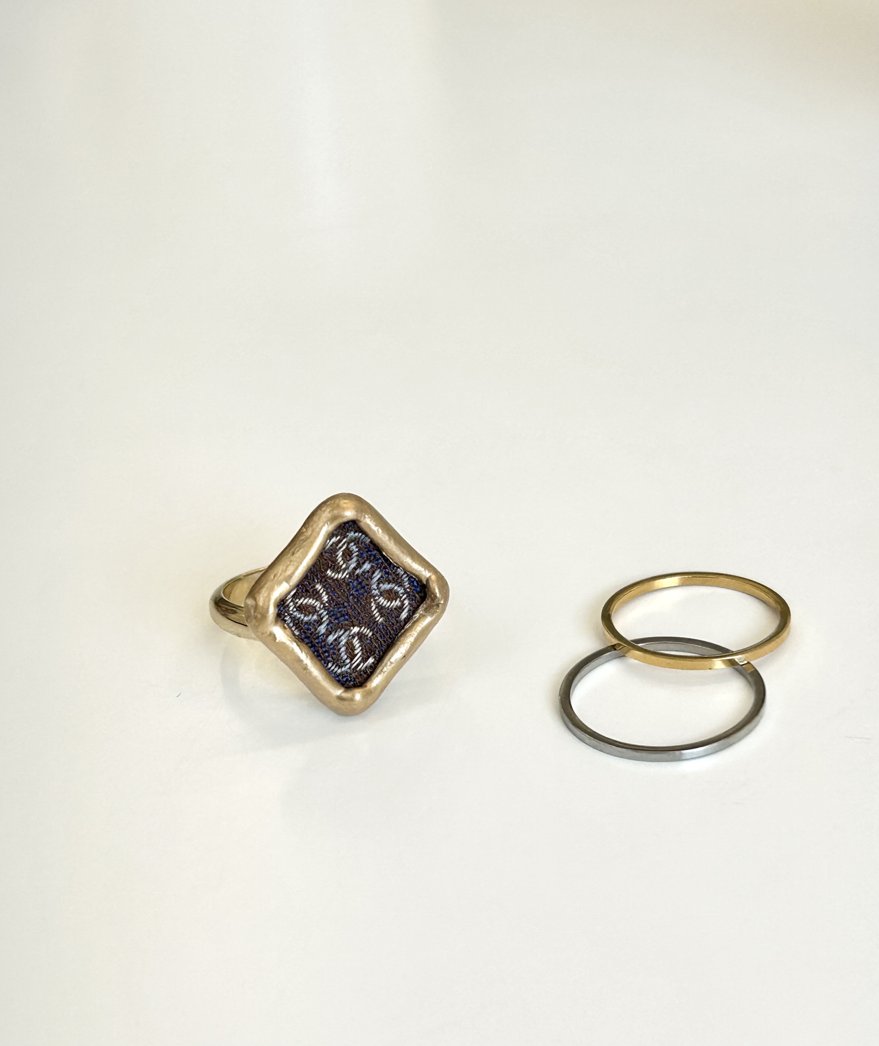 CHANEL brown & violet silk CC ring no.54