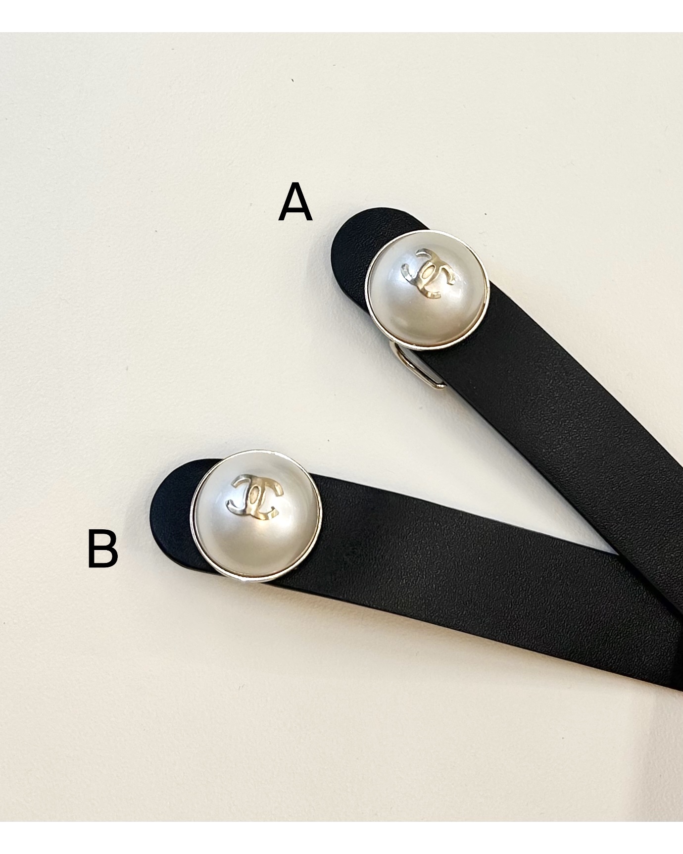 CHANEL pearl CC leather belt