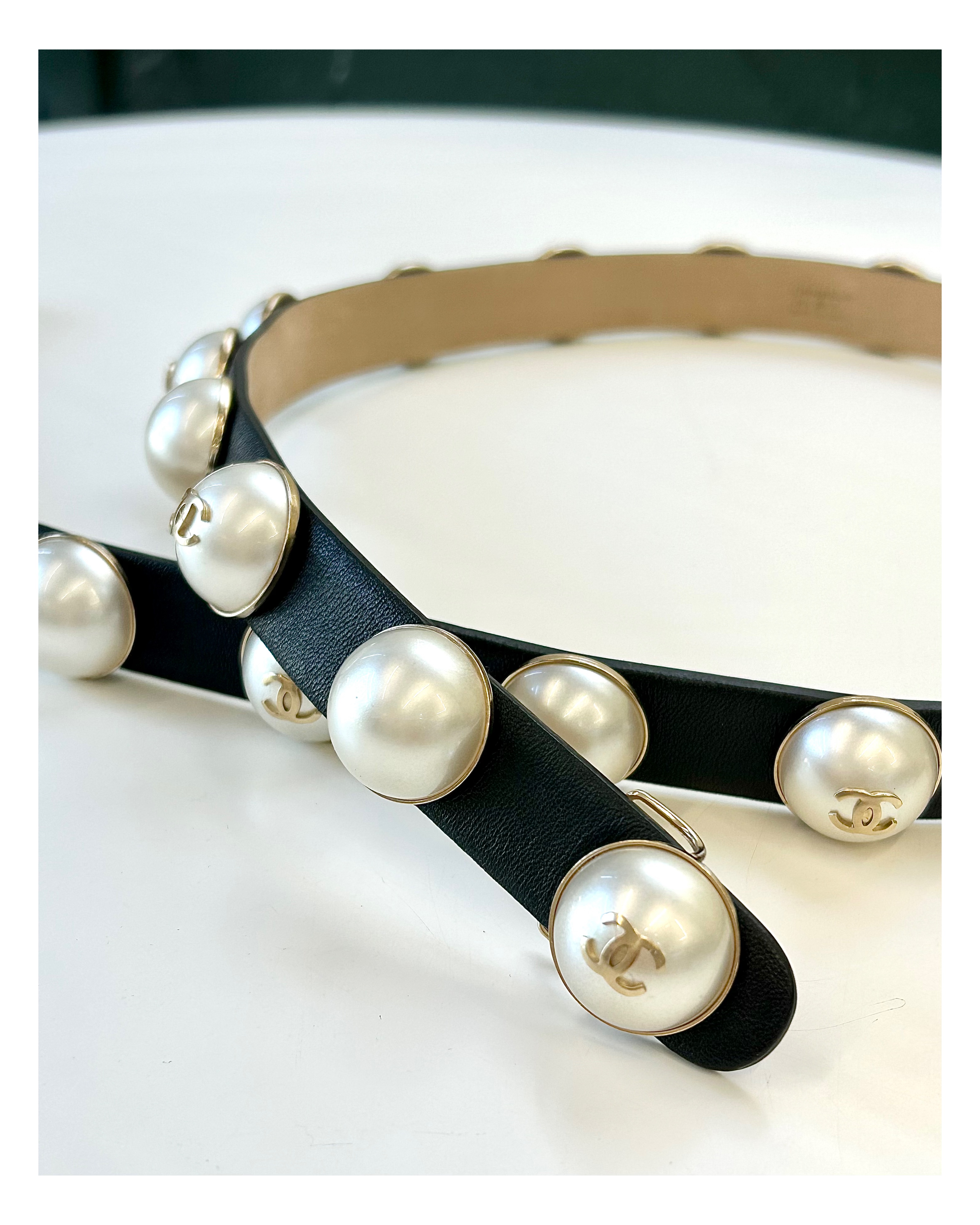 CHANEL pearl CC leather belt