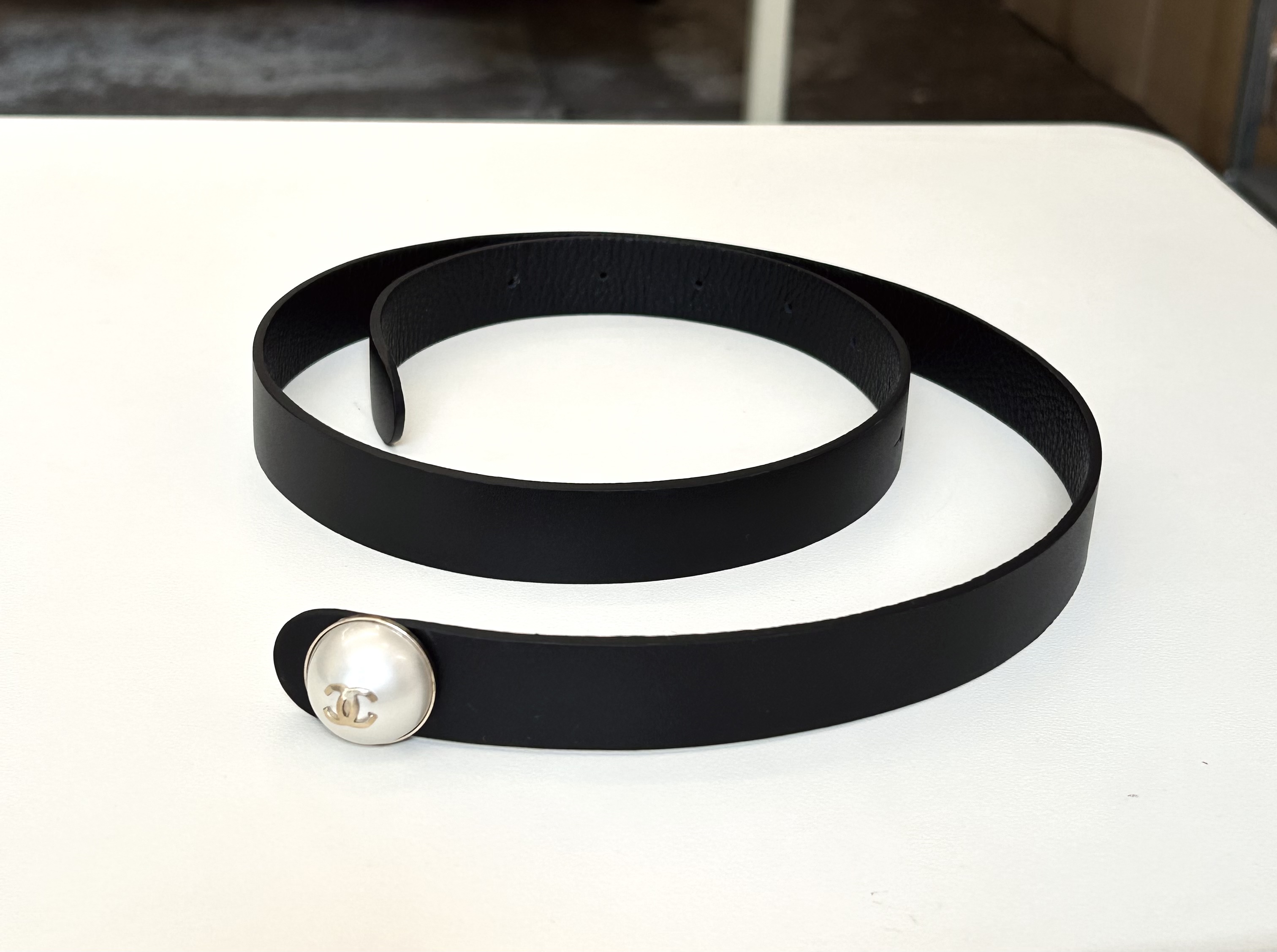 CHANEL pearl CC leather belt