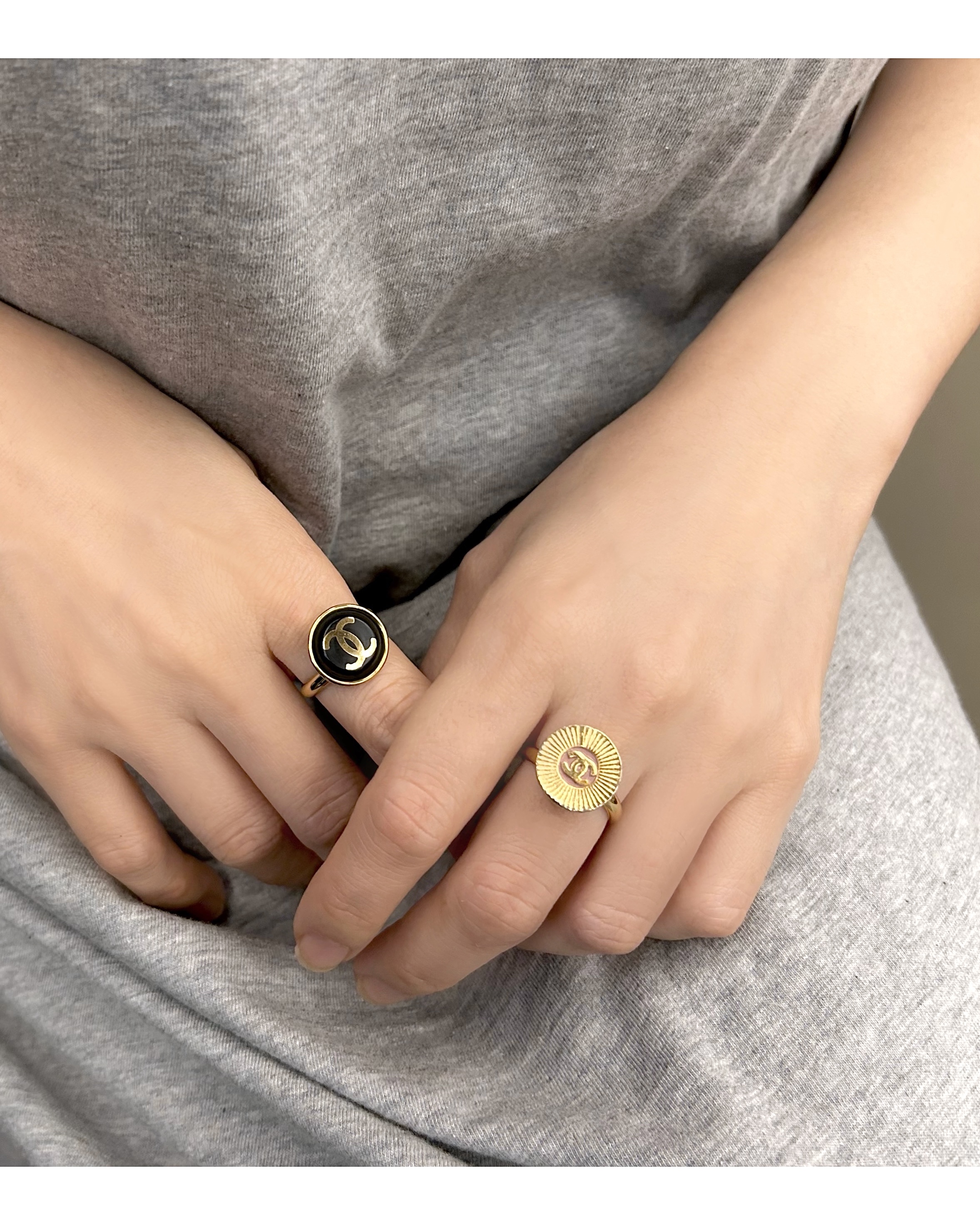 CHANEL button no.94