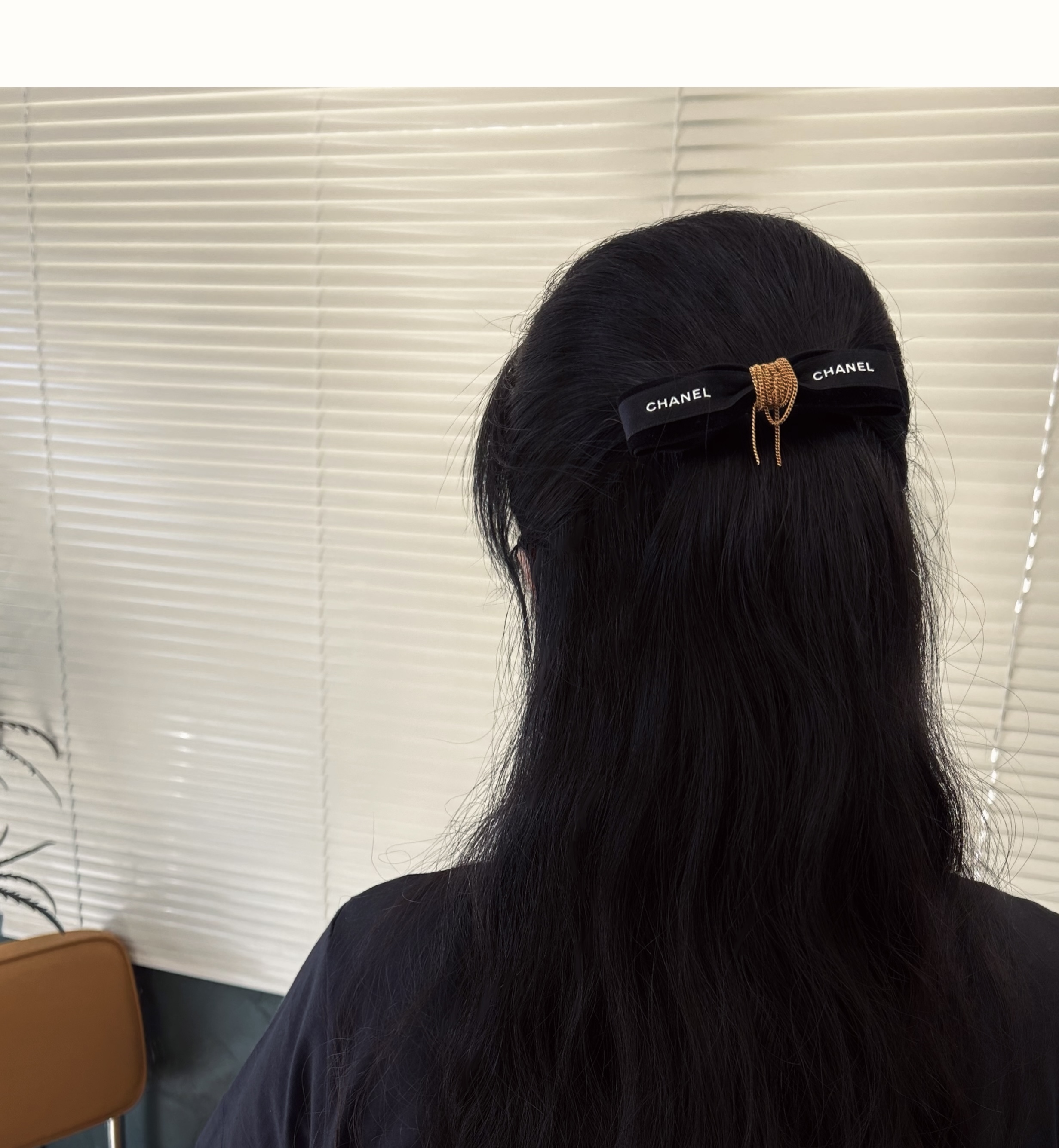 CHANEL velvet initial ribbon hair clip no.70