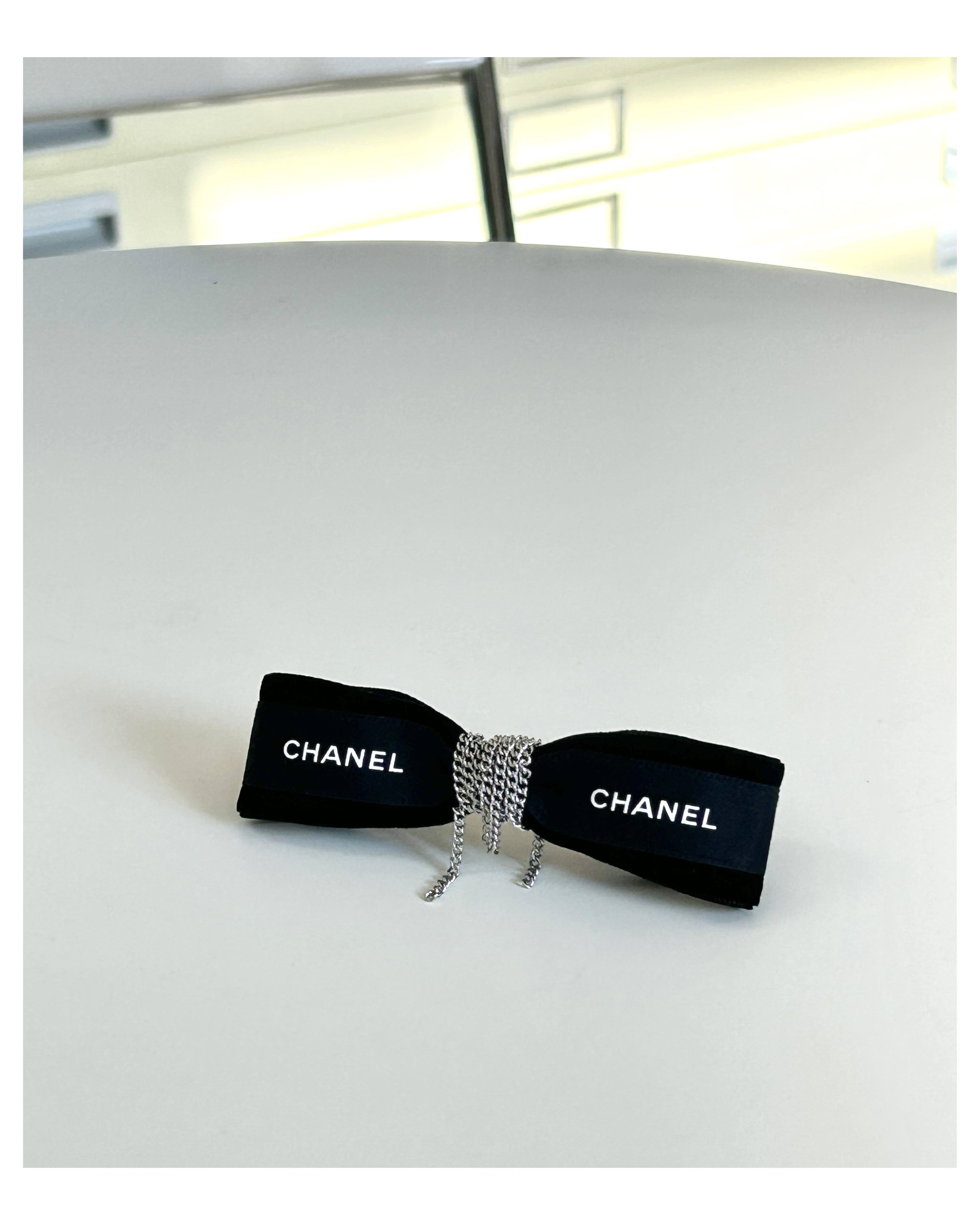 CHANEL velvet initial ribbon hair clip no.70