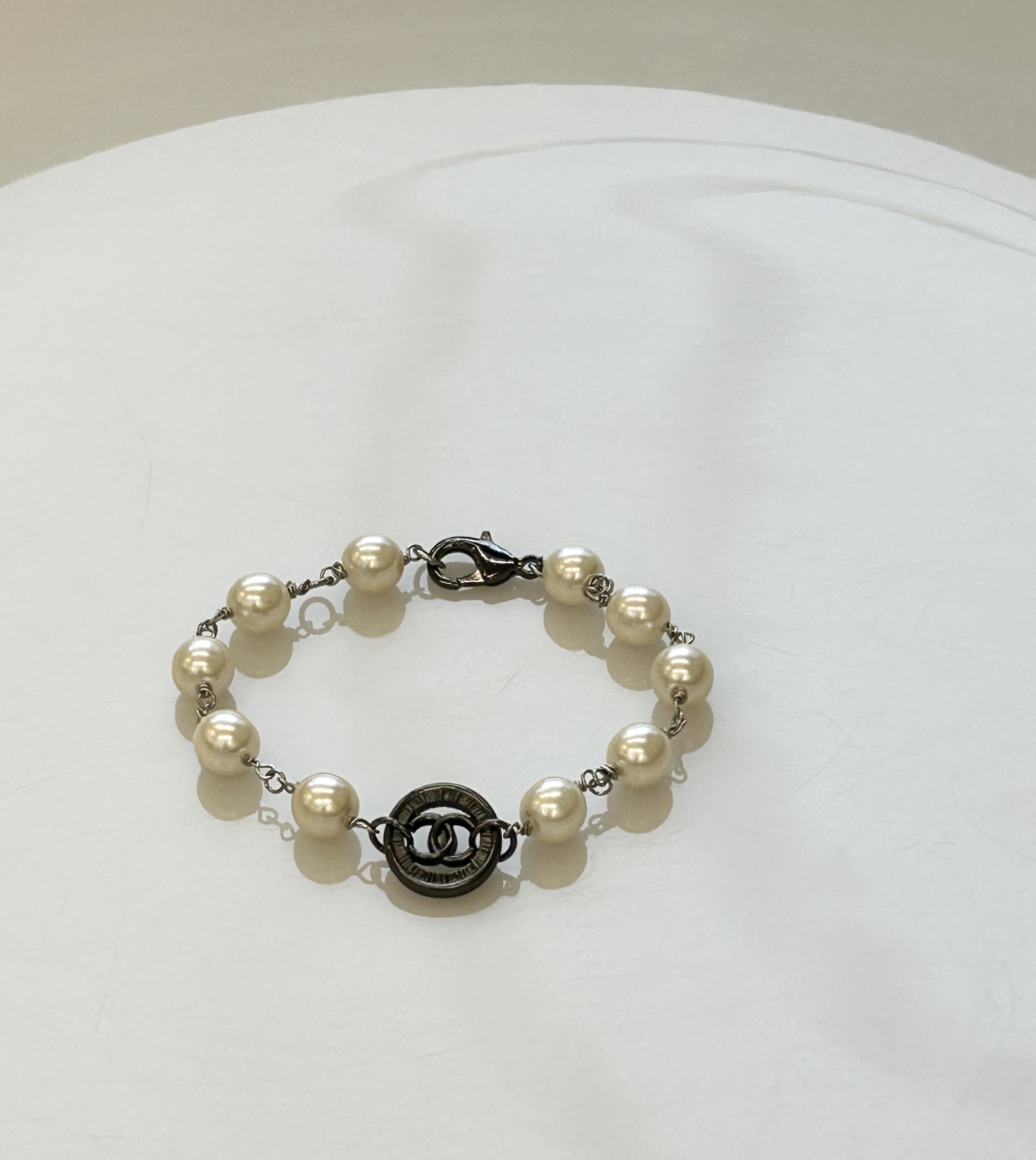 CHANEL button no.99
