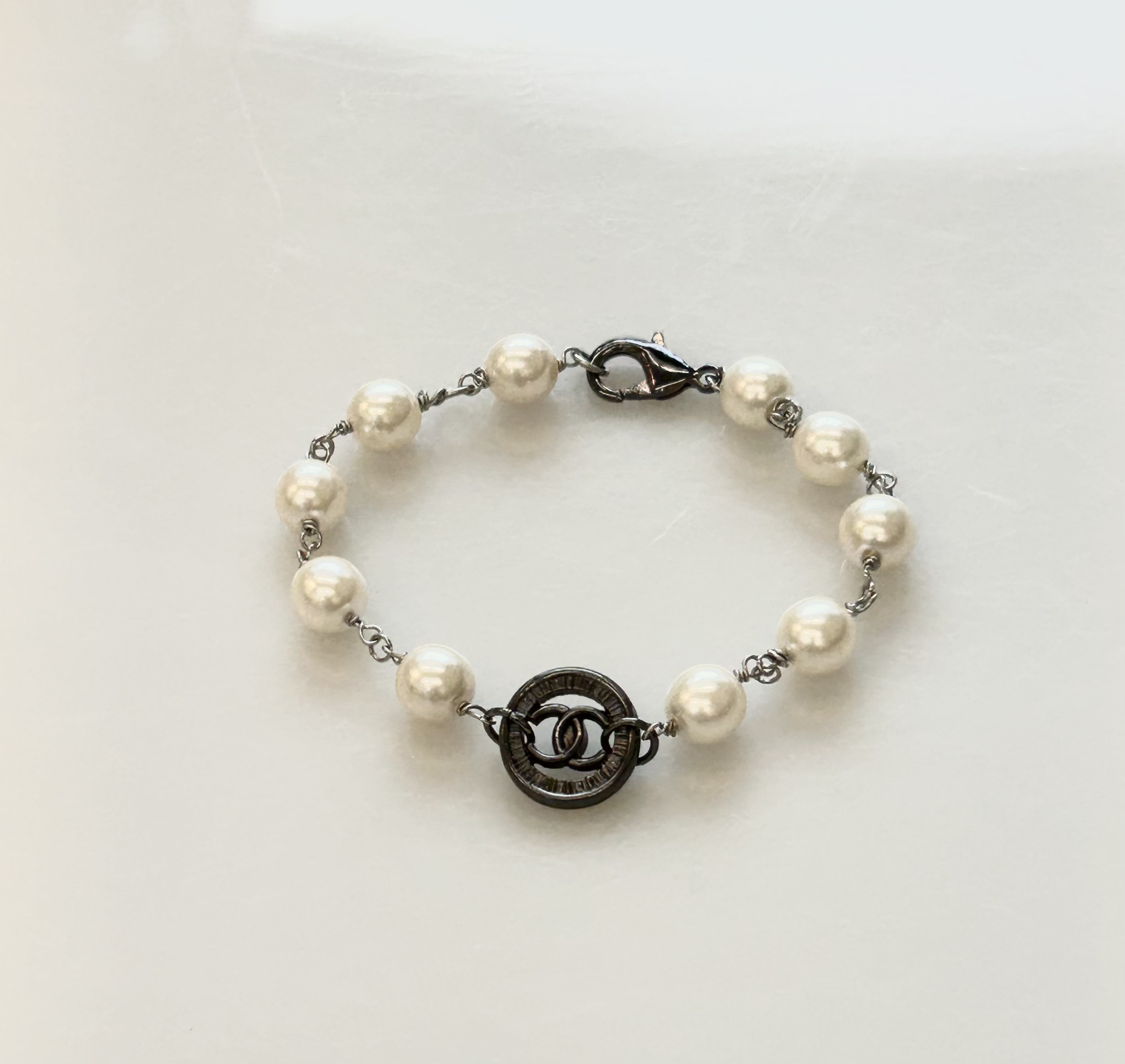 CHANEL button no.99