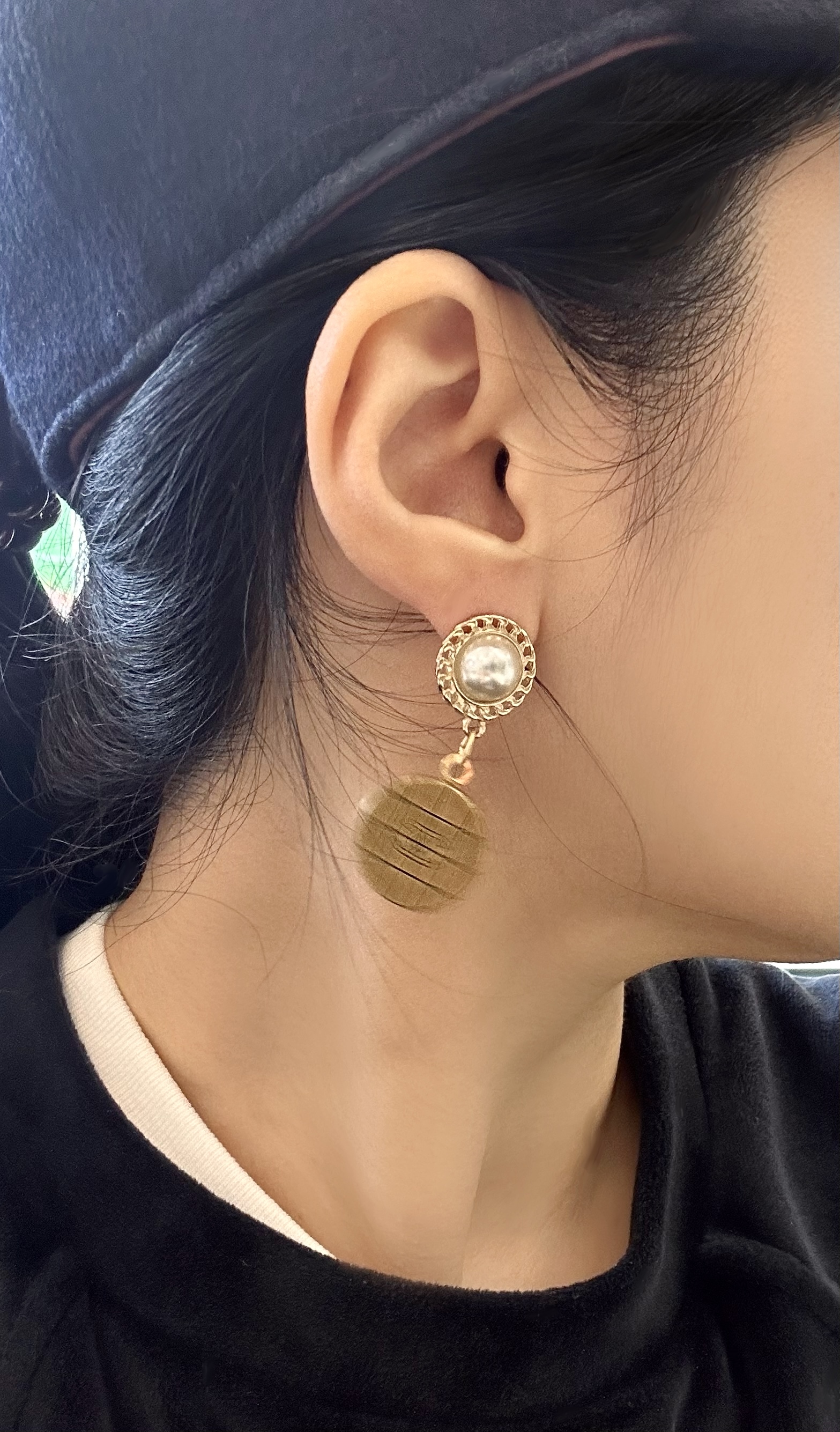 CHANEL button no.101