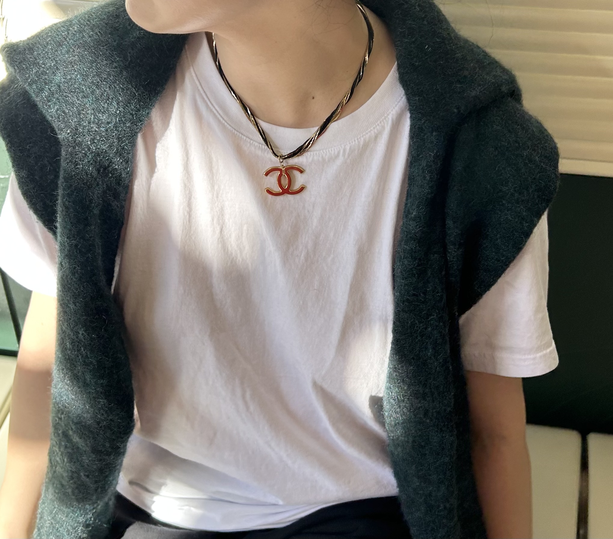 CHANEL hanger CC necklace no.19