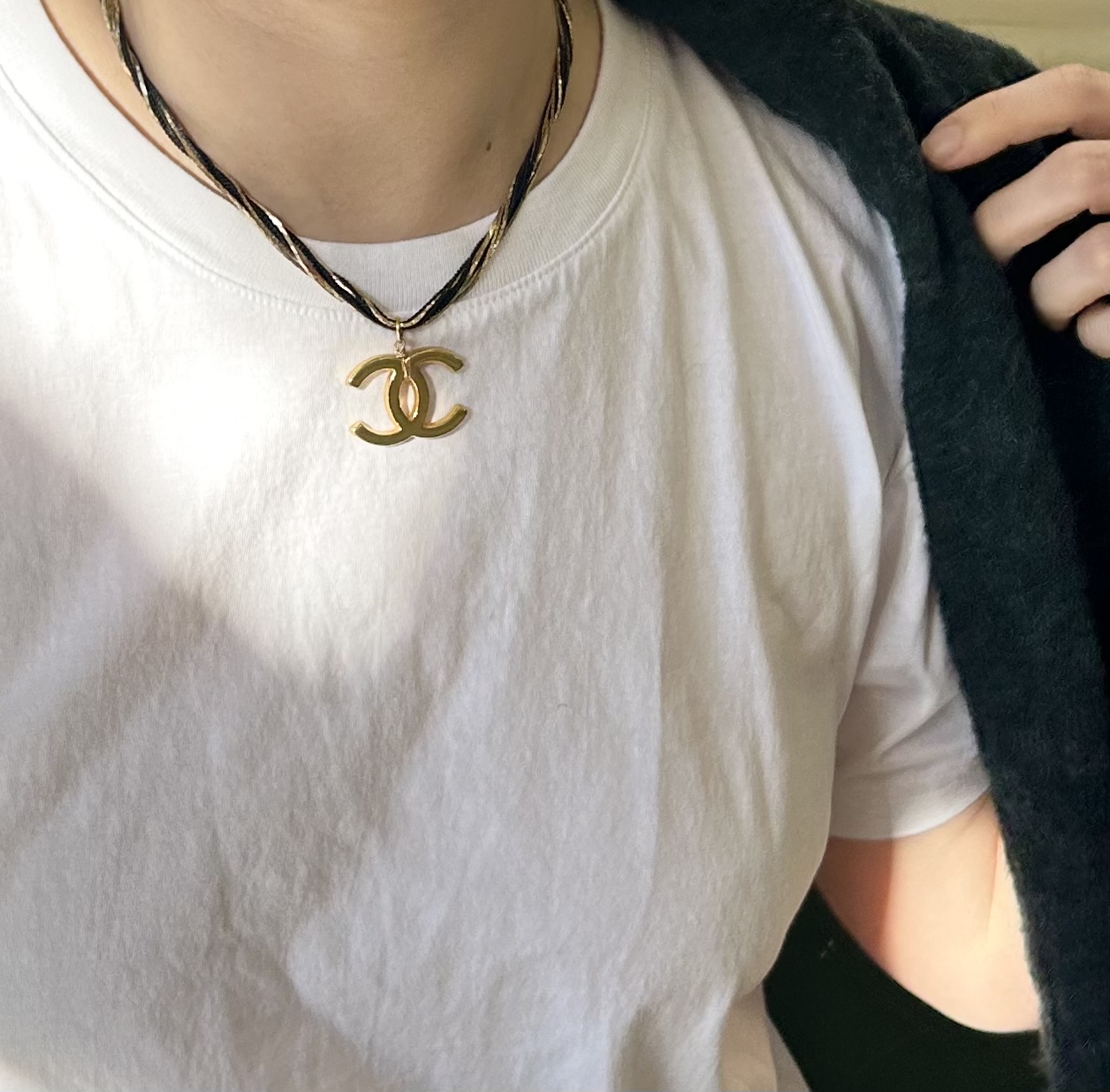 CHANEL hanger CC necklace no.19