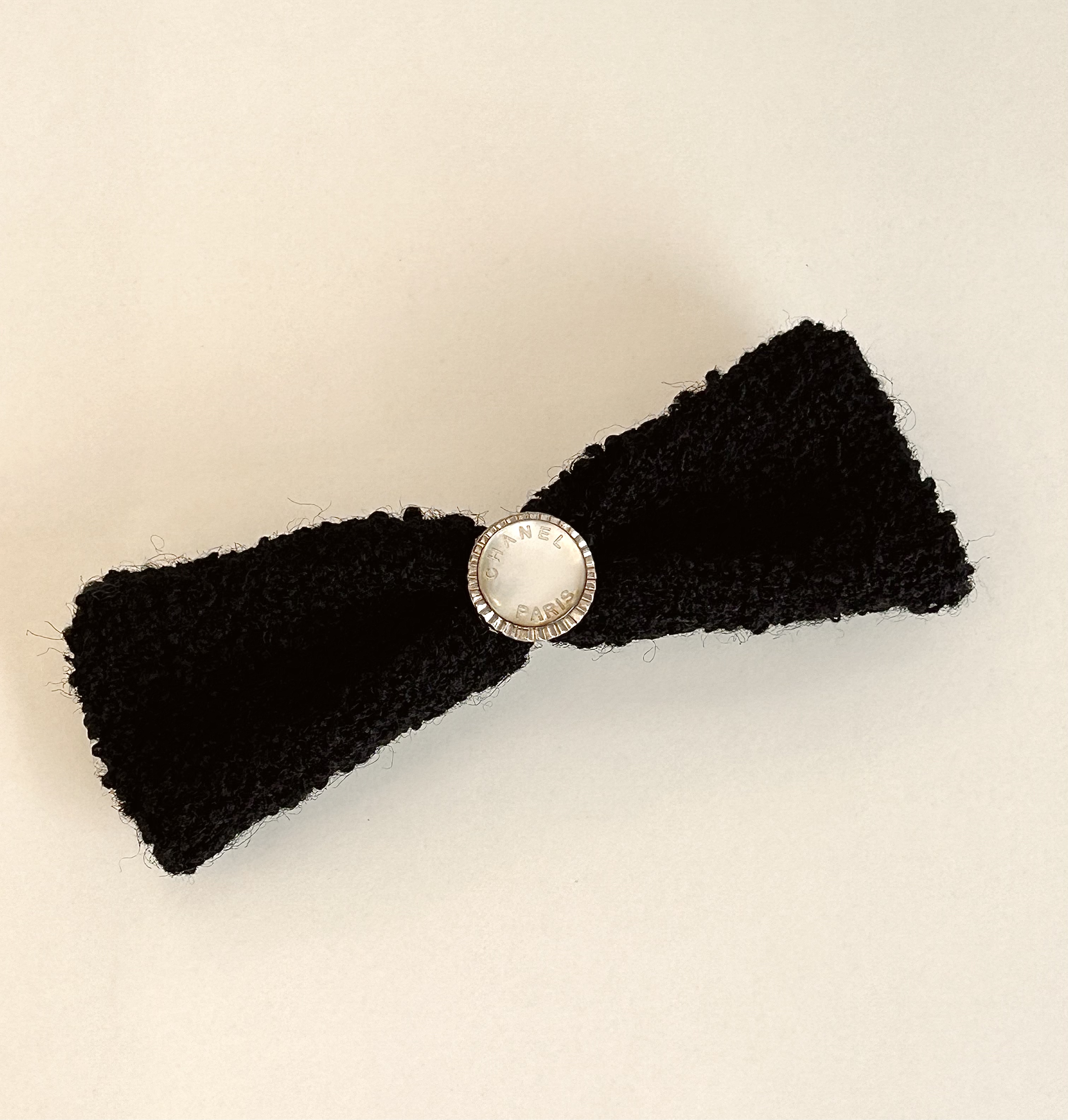 CHANEL black tweed ribbon & Initial button hair clip no.73