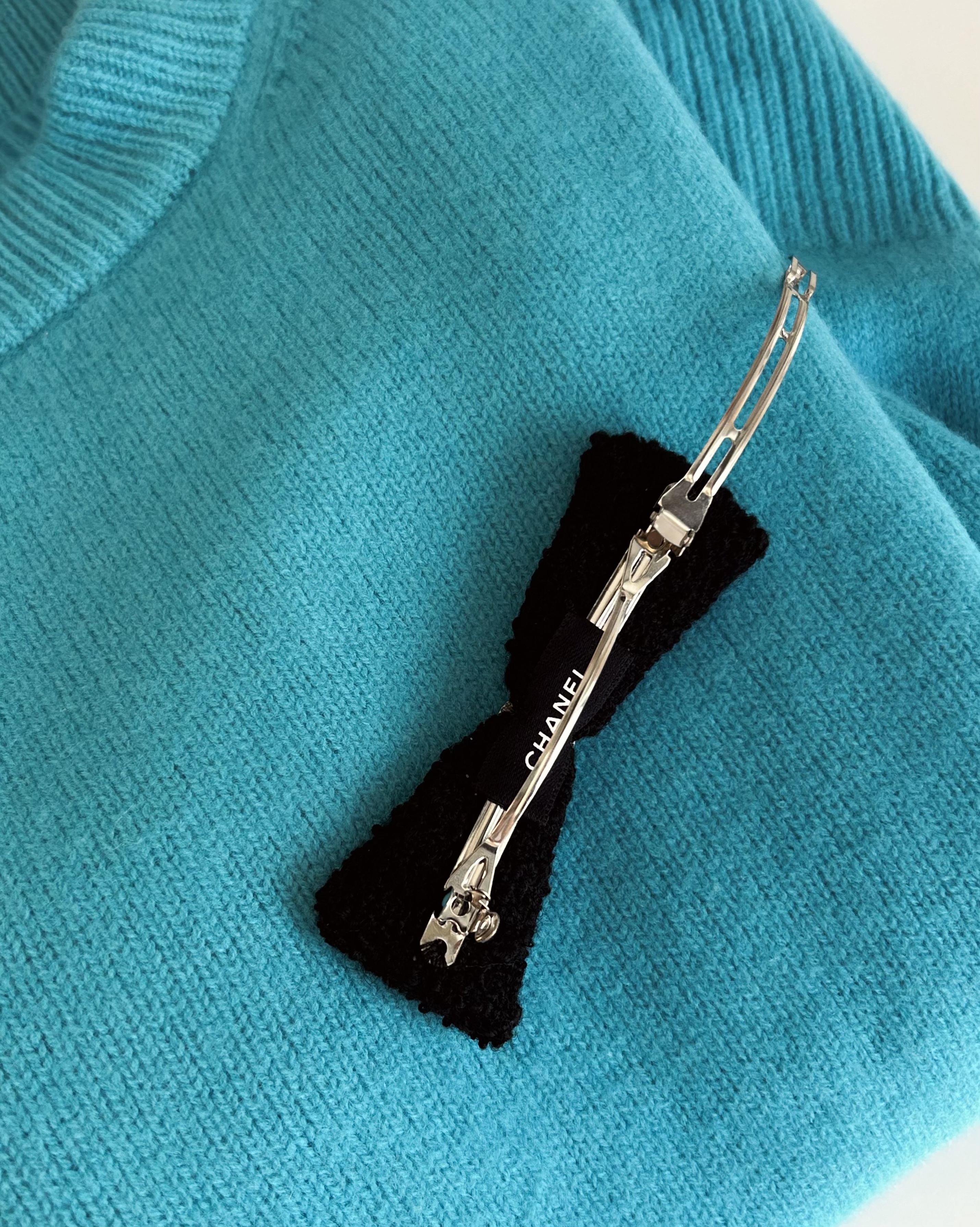 CHANEL black tweed ribbon & Initial button hair clip no.73