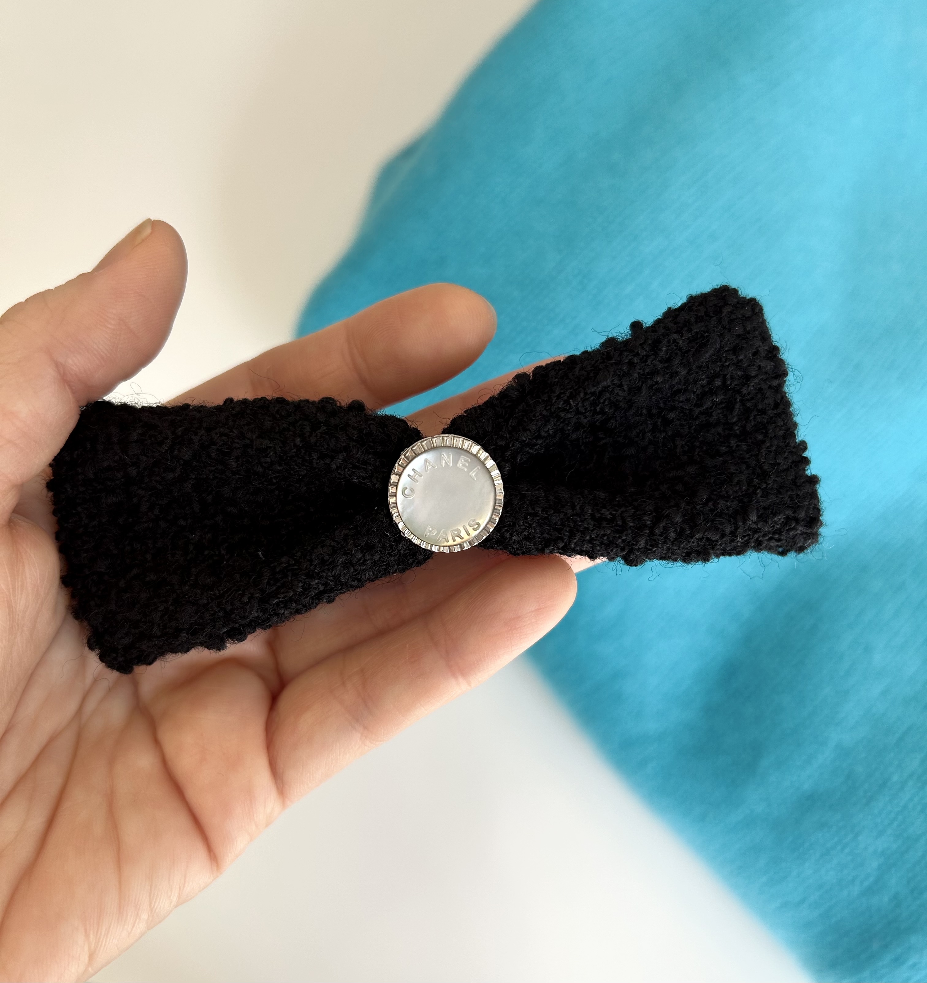 CHANEL black tweed ribbon & Initial button hair clip no.73