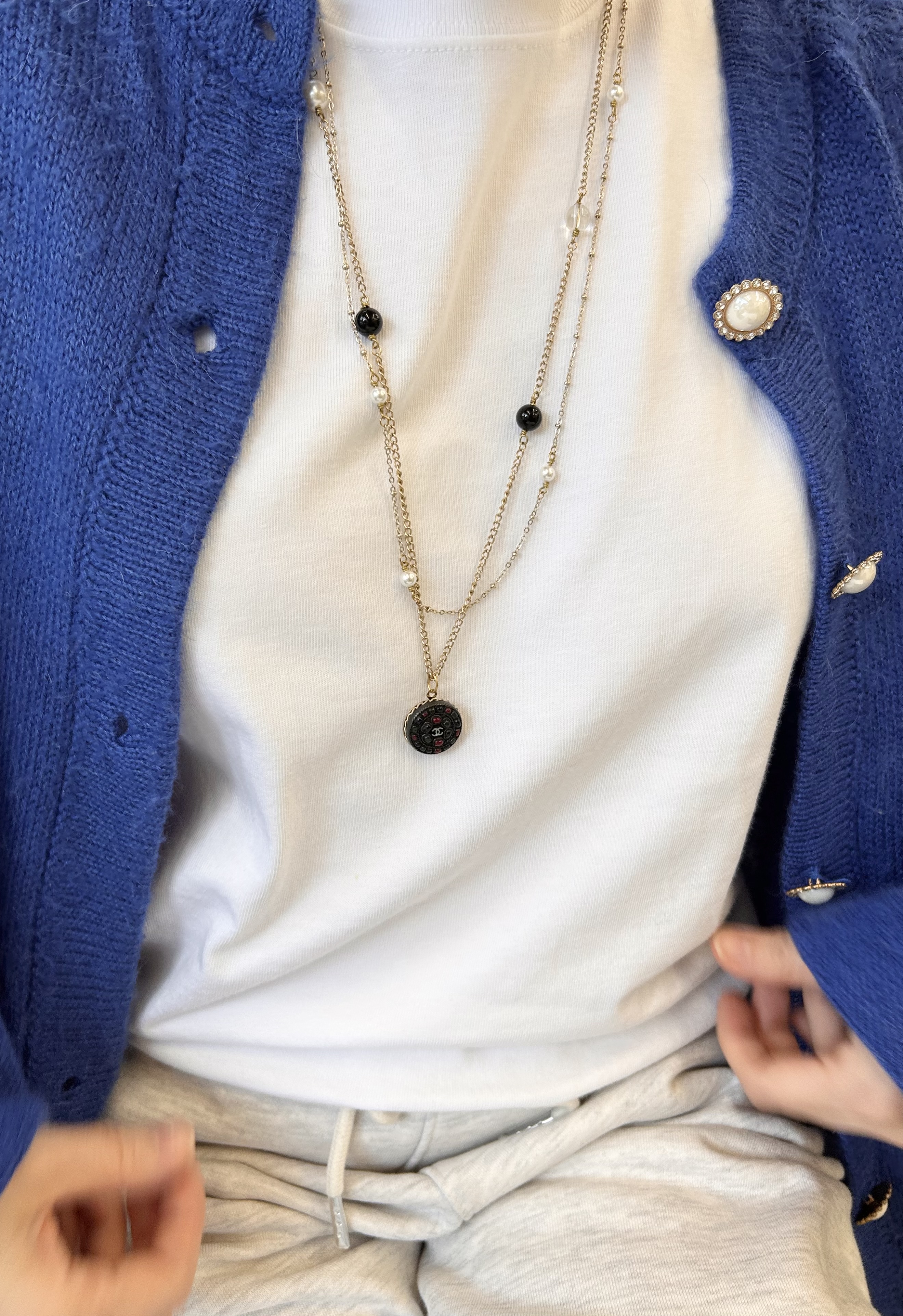 CHANEL button no.102