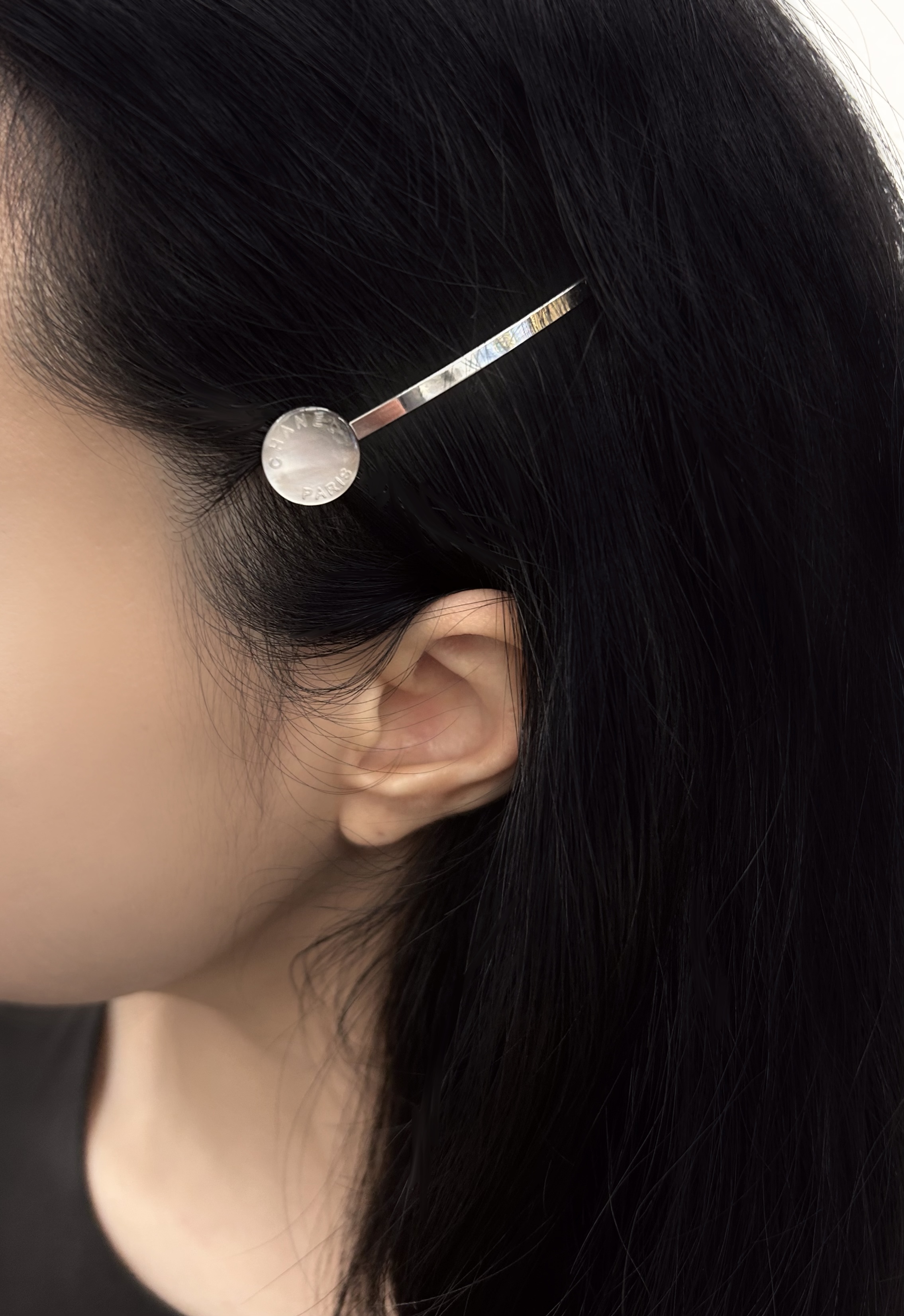 CHANEL button no.104