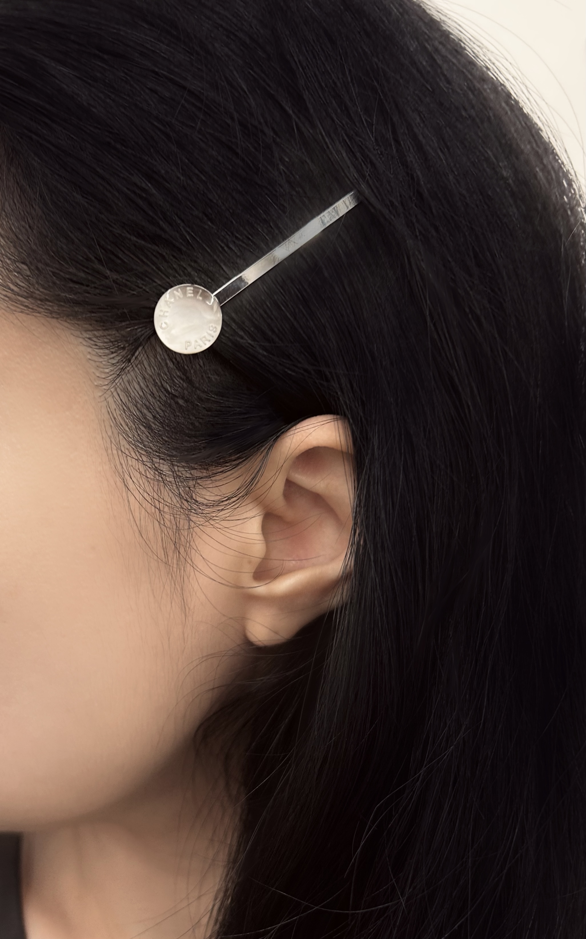 CHANEL button no.104