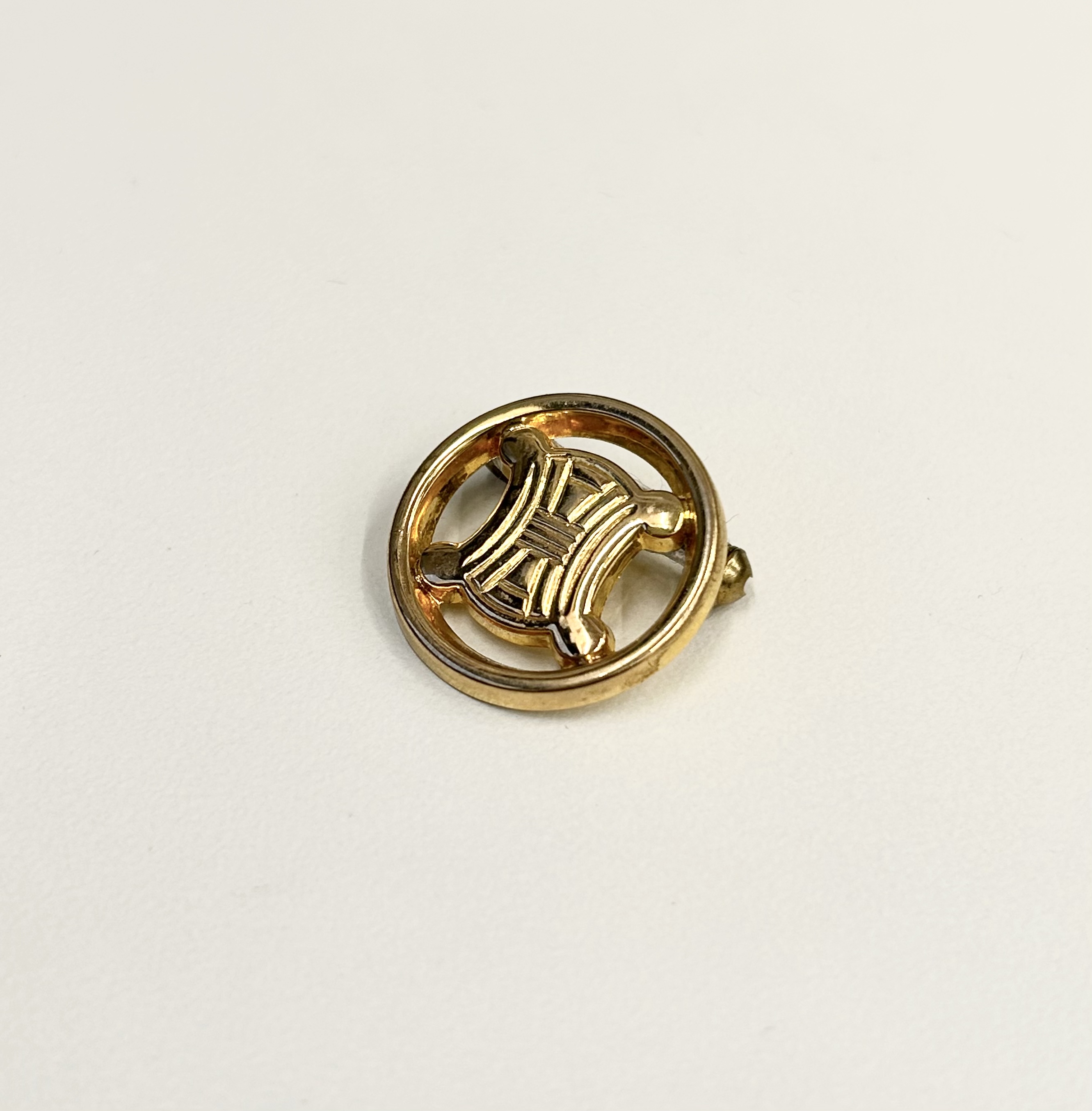 CELINE triomphe button no.105