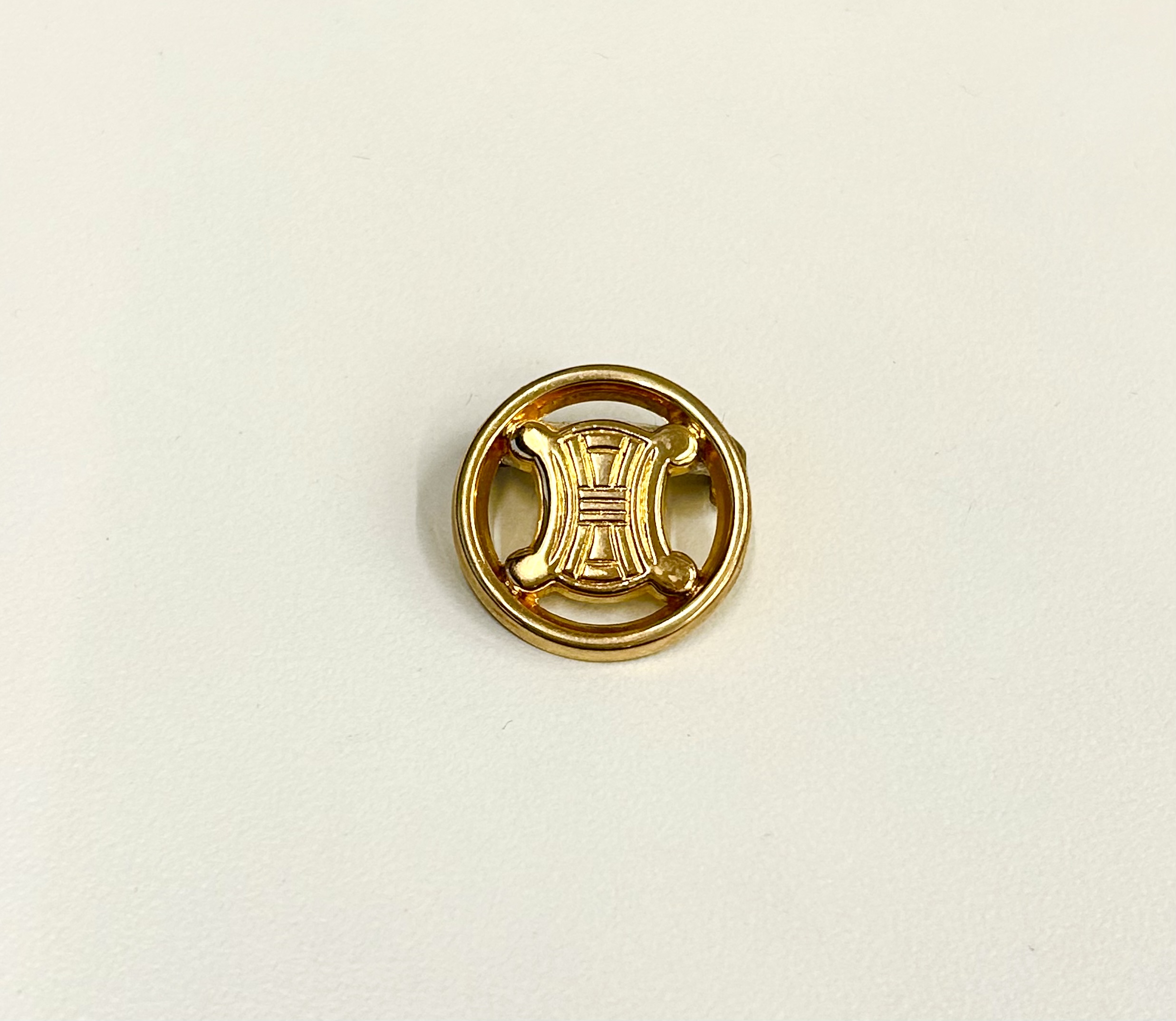 CELINE triomphe button no.105