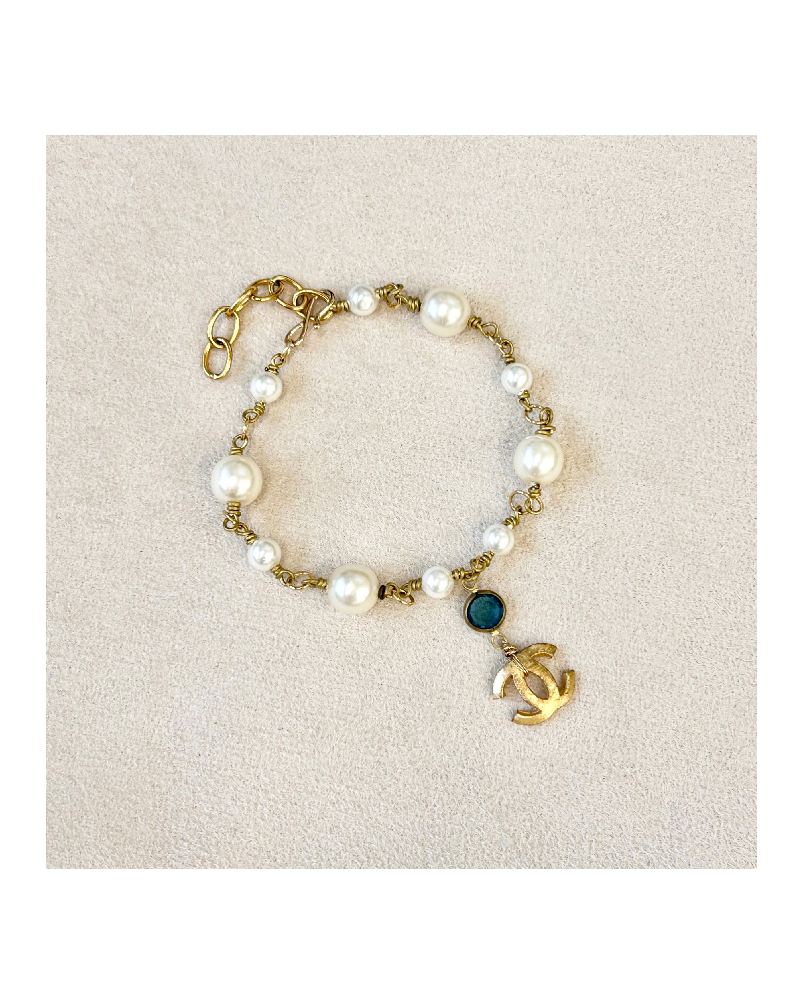 vintage CHANEL CC earring objet pearl bracelet