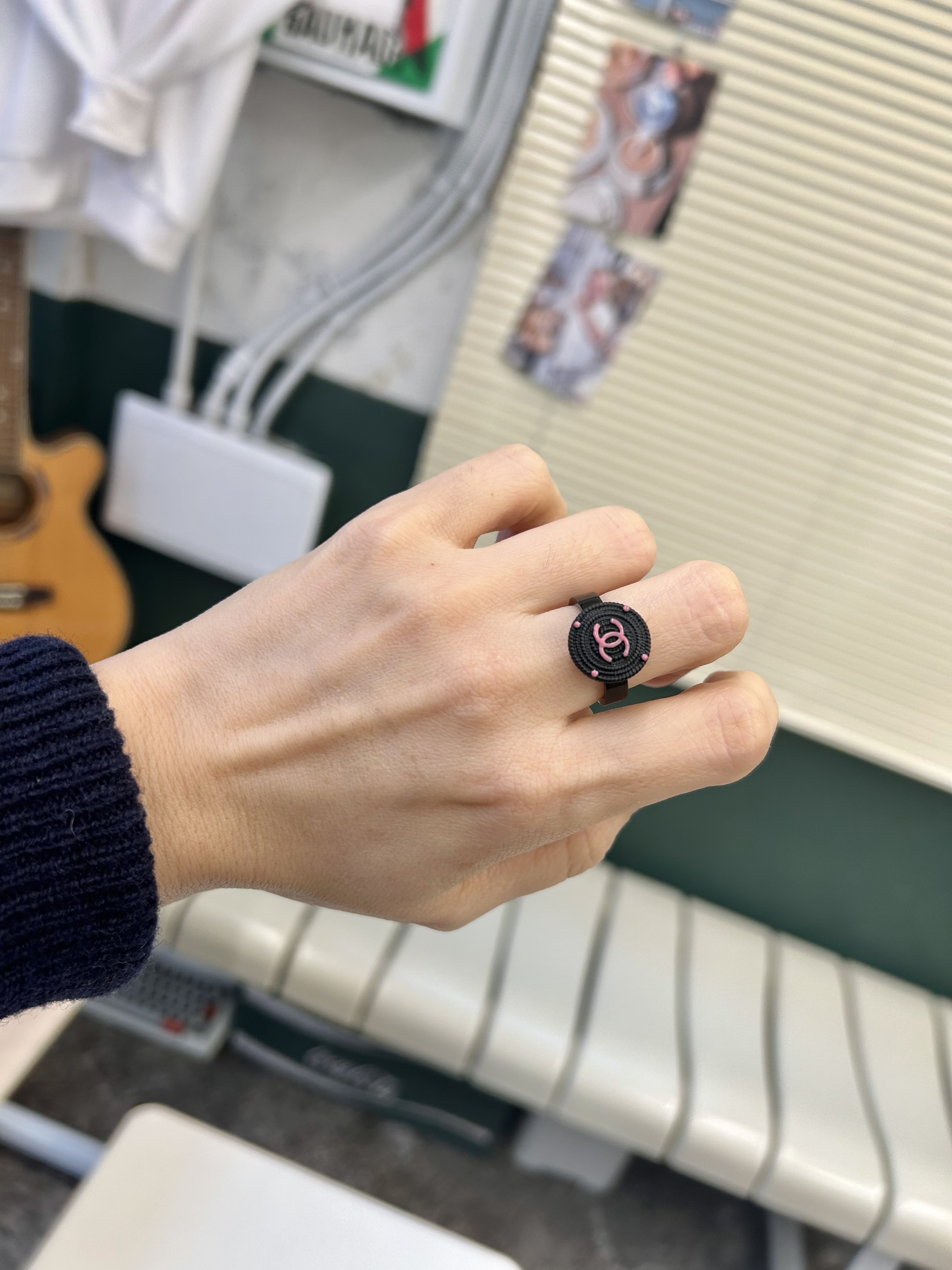 CHANEL button no.106