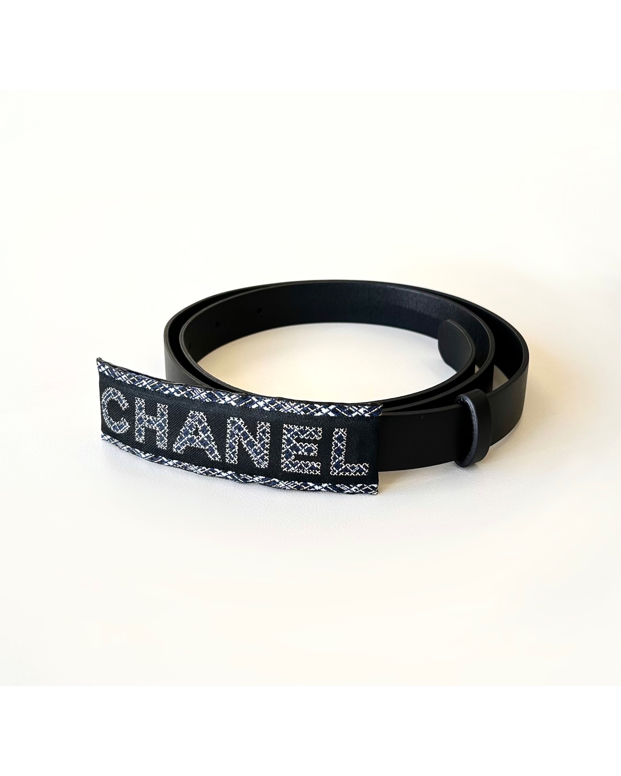 CHANEL navy tweed pattern Initial leather belt