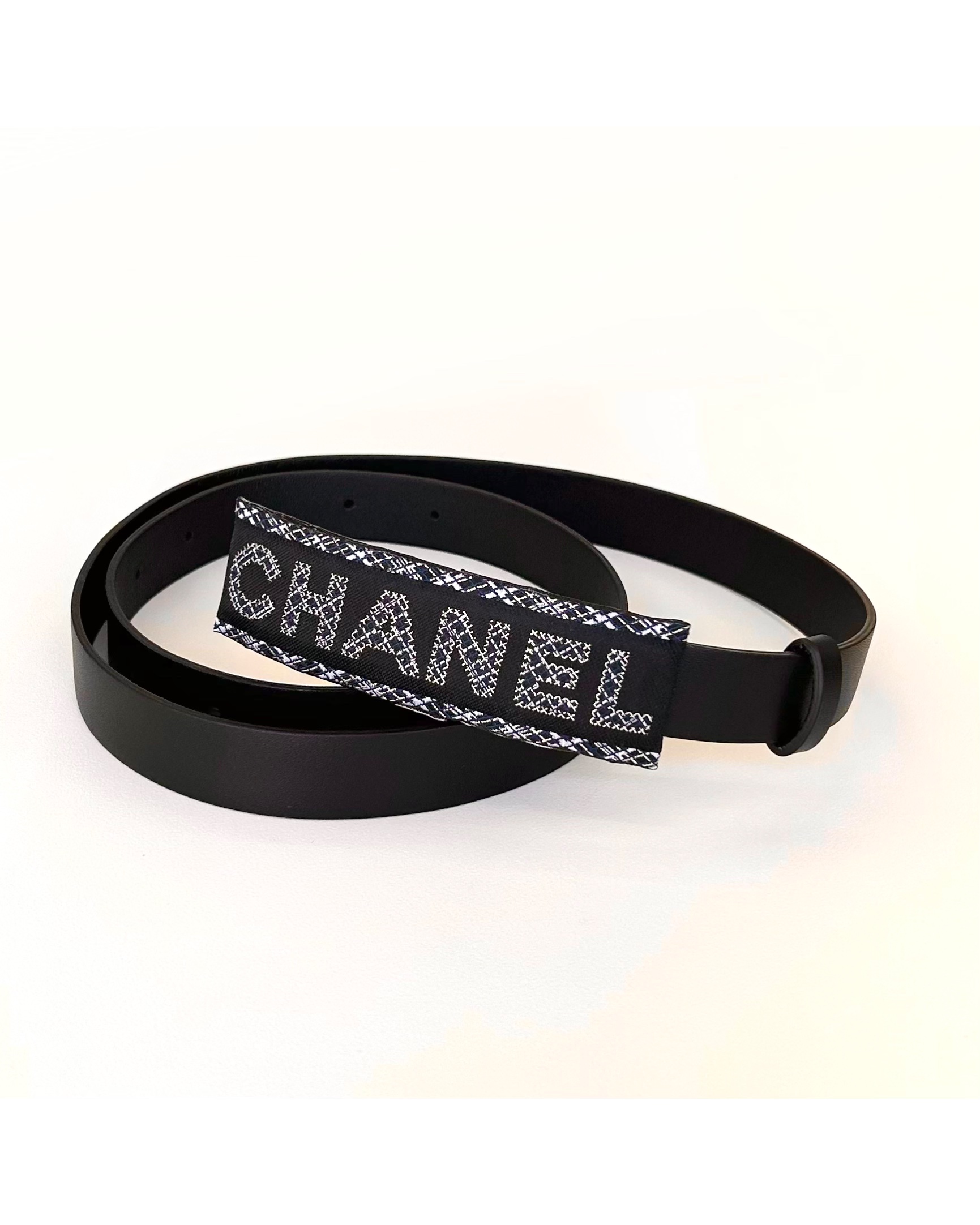CHANEL navy tweed pattern Initial leather belt
