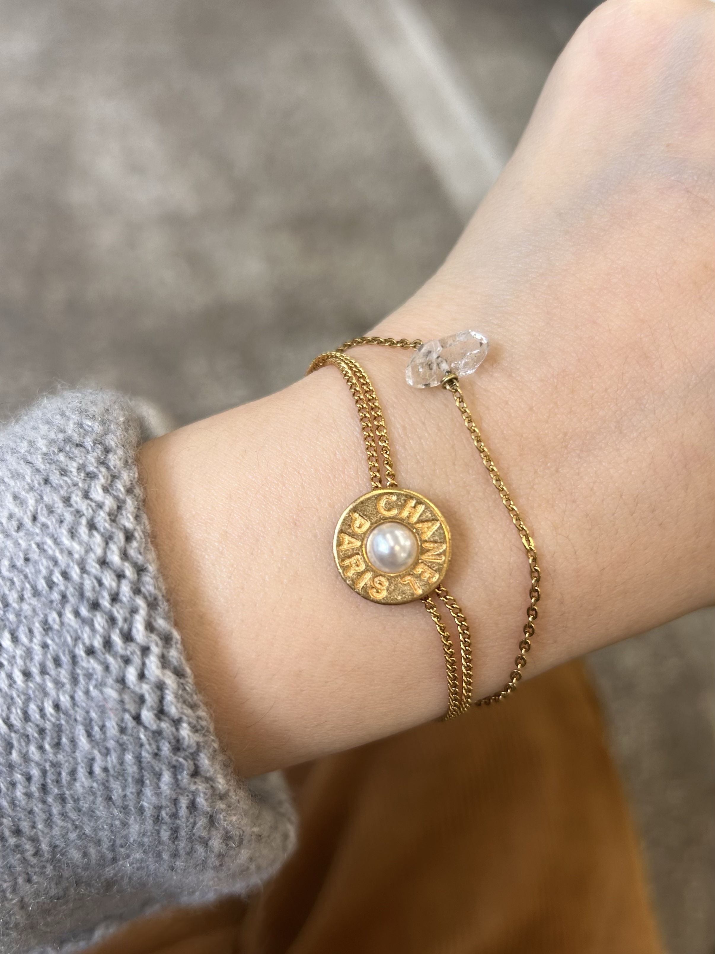 CHANEL button no.110