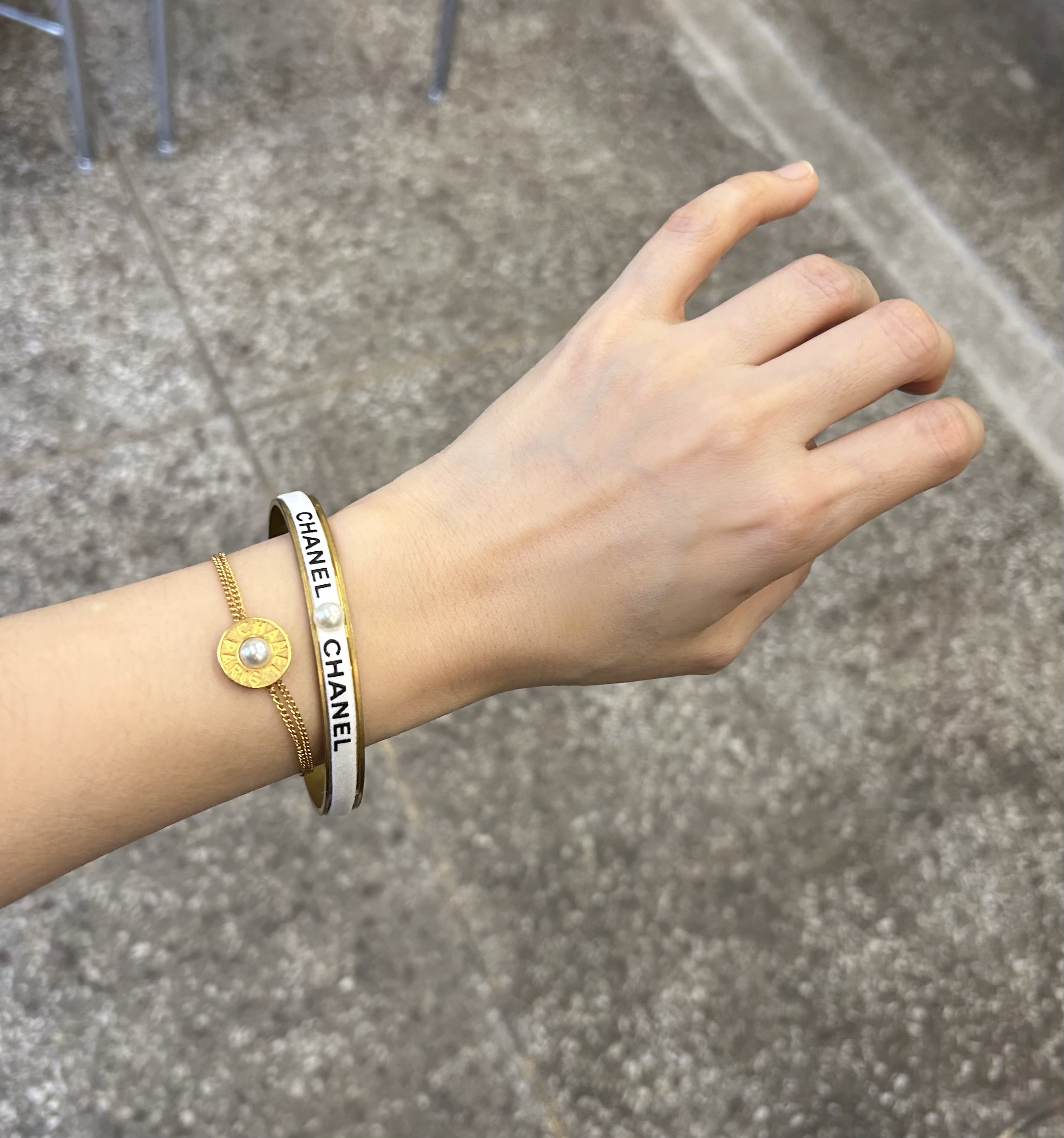 CHANEL button no.110