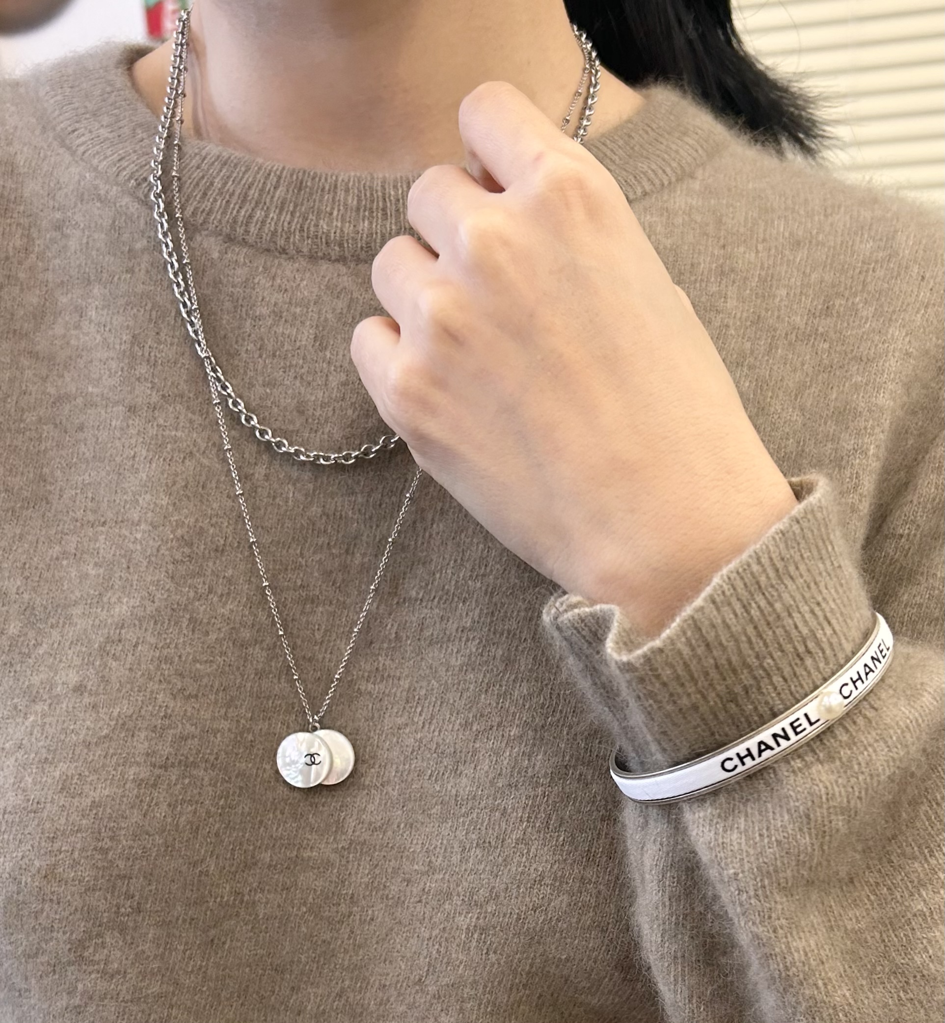 CHANEL button no.111