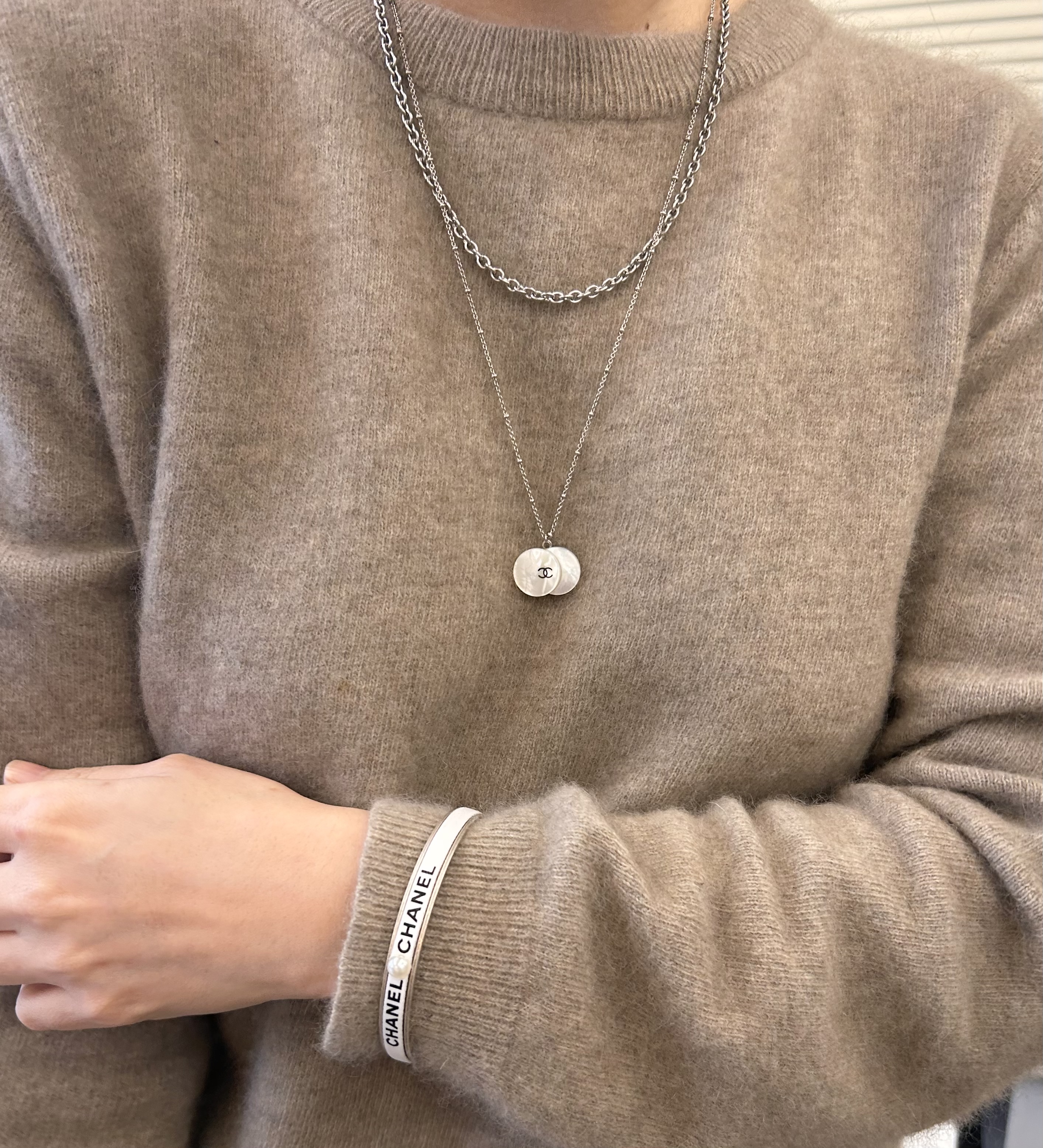CHANEL button no.111