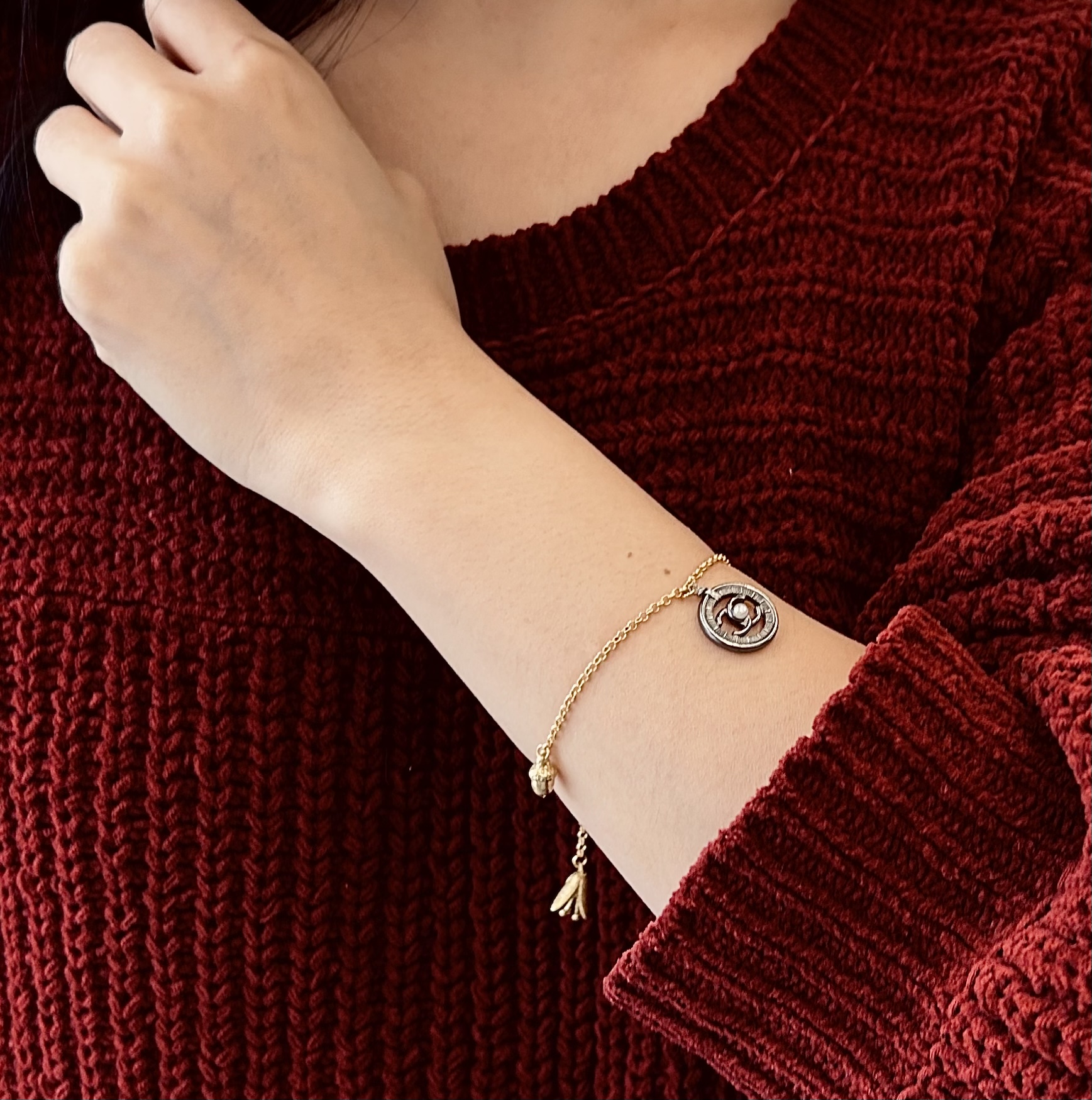 CHANEL button no.112