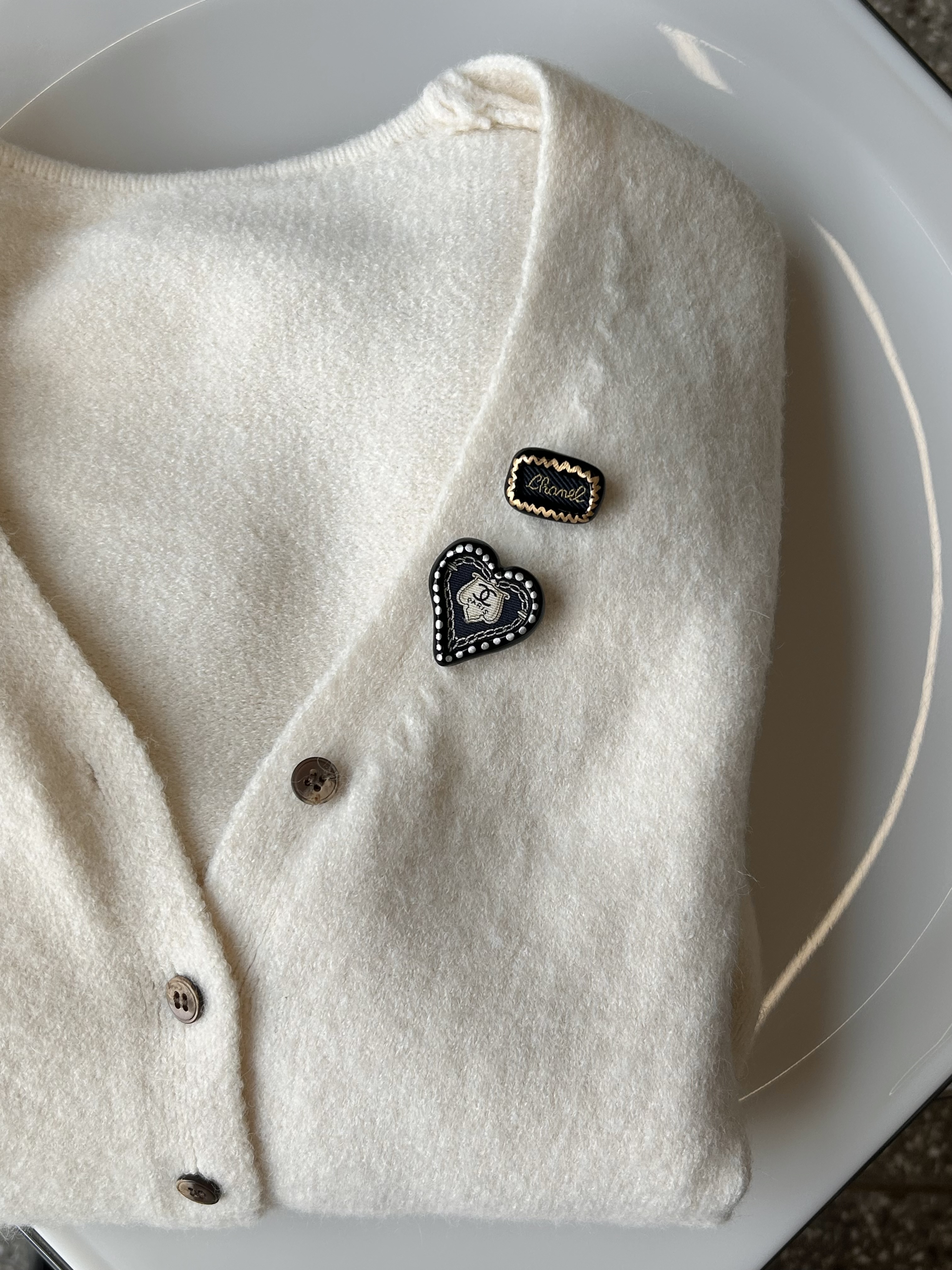 CHANEL heart dot silk brooch no.58