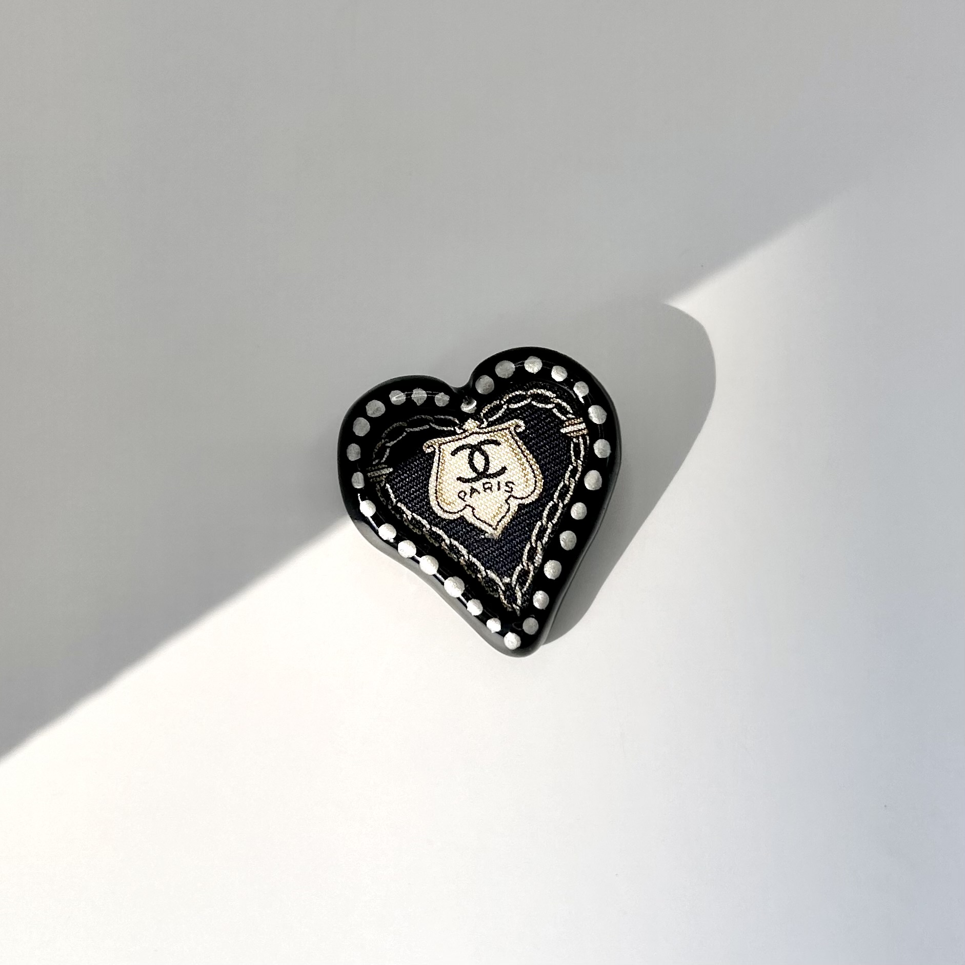 CHANEL heart dot silk brooch no.58