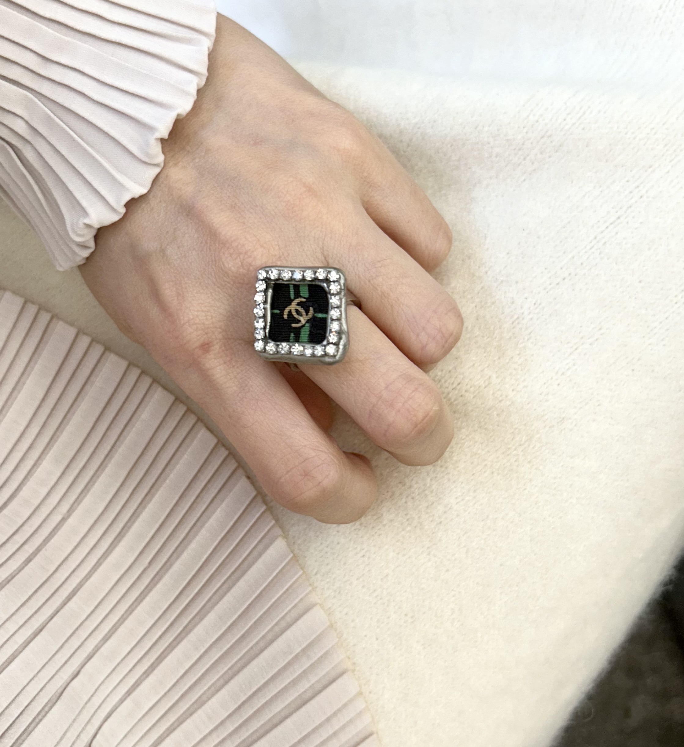 CHANEL green stripe CC cubic ring no.59