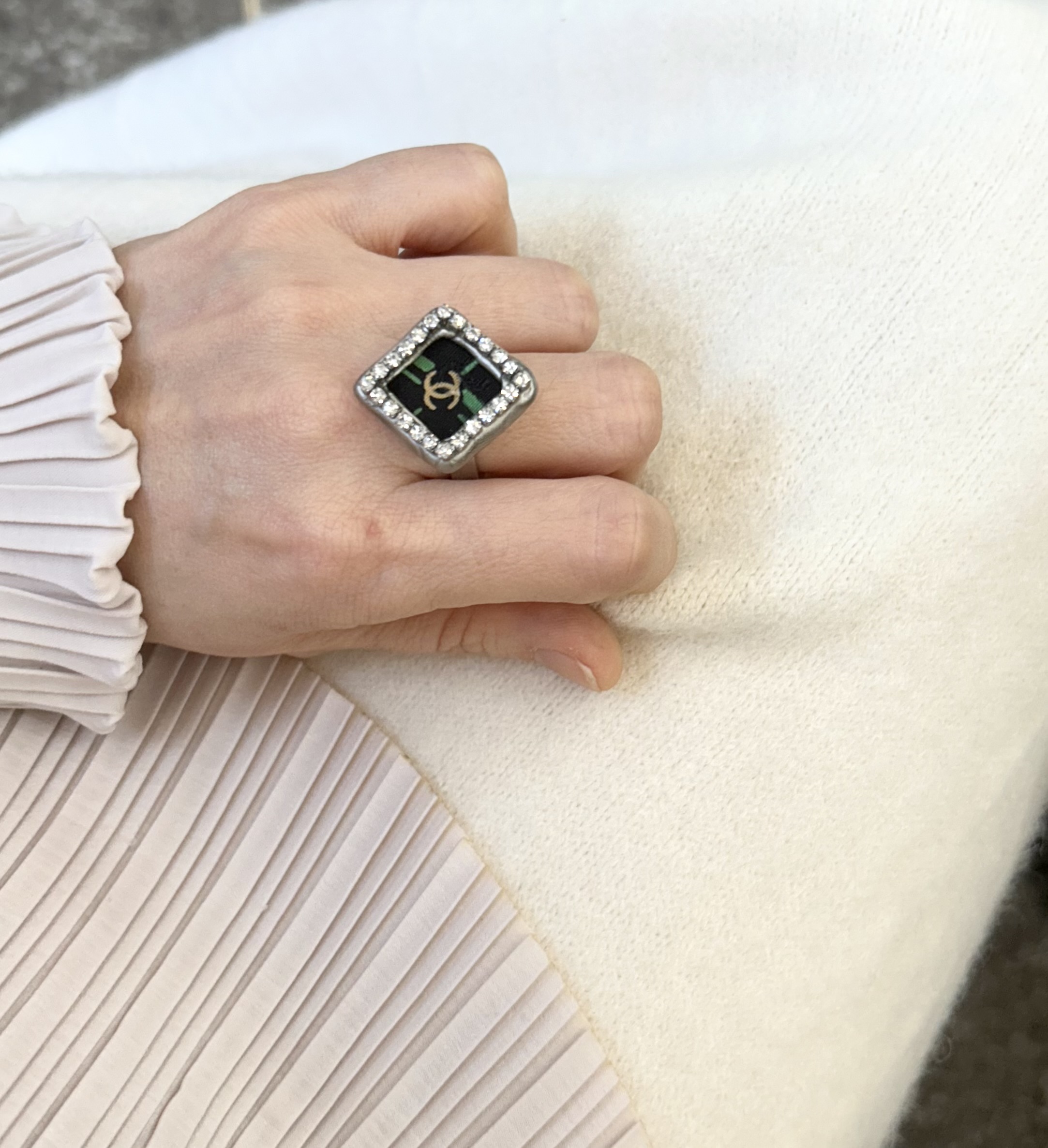 CHANEL green stripe CC cubic ring no.59