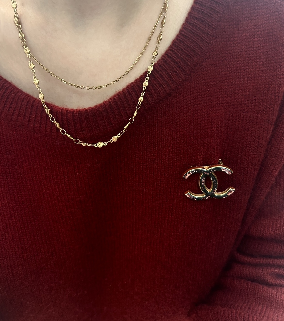 CHANEL hanger CC brooch no.20
