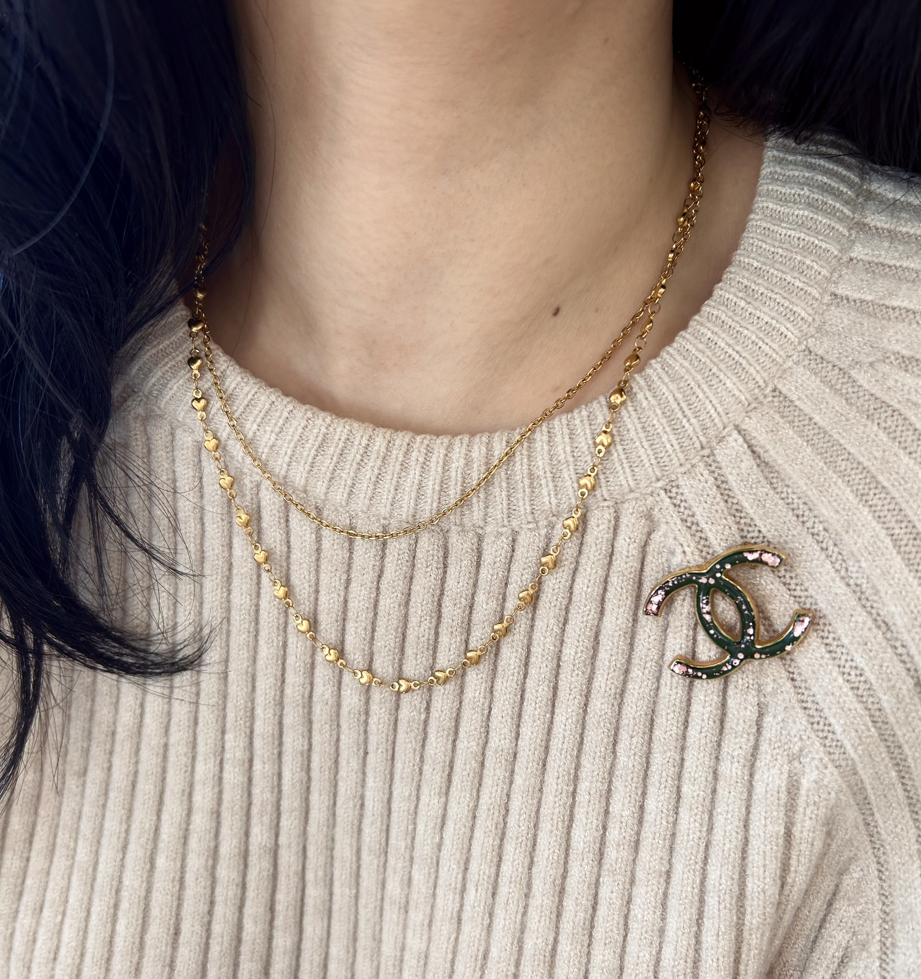 CHANEL hanger CC brooch no.20
